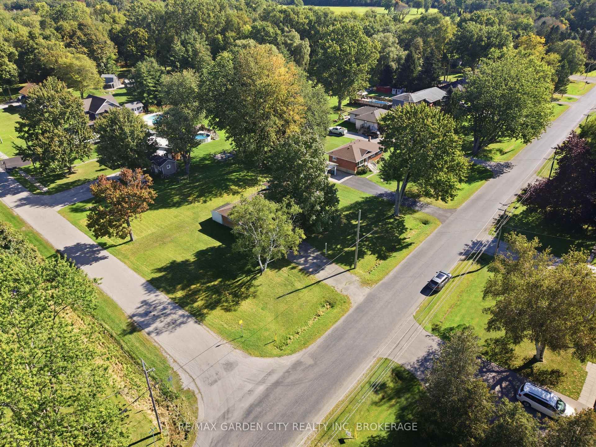 Photo 2 of 125 Inman Road, Haldimand, Dunnville — HOMEH