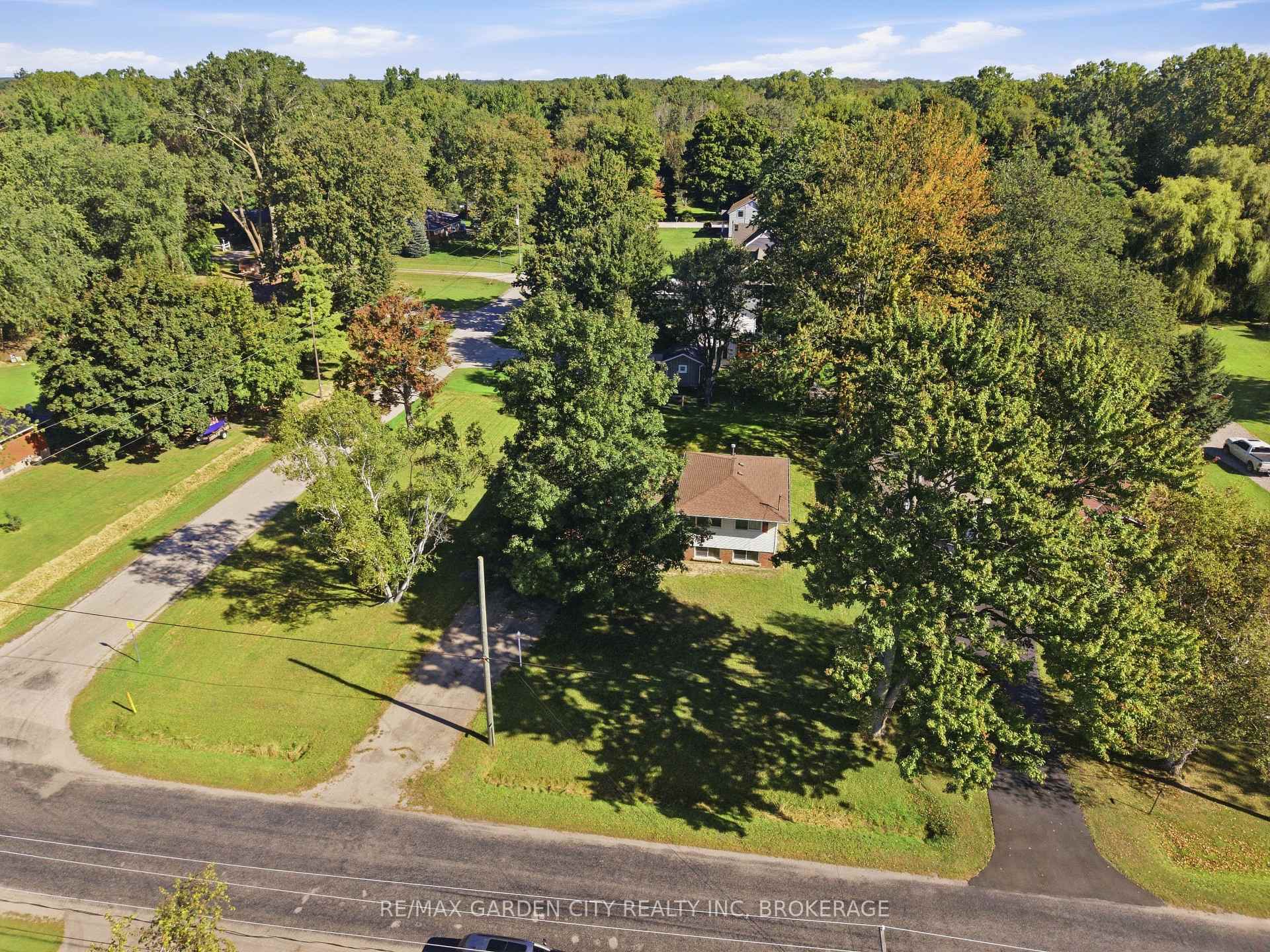 Photo 3 of 125 Inman Road, Haldimand, Dunnville — HOMEH
