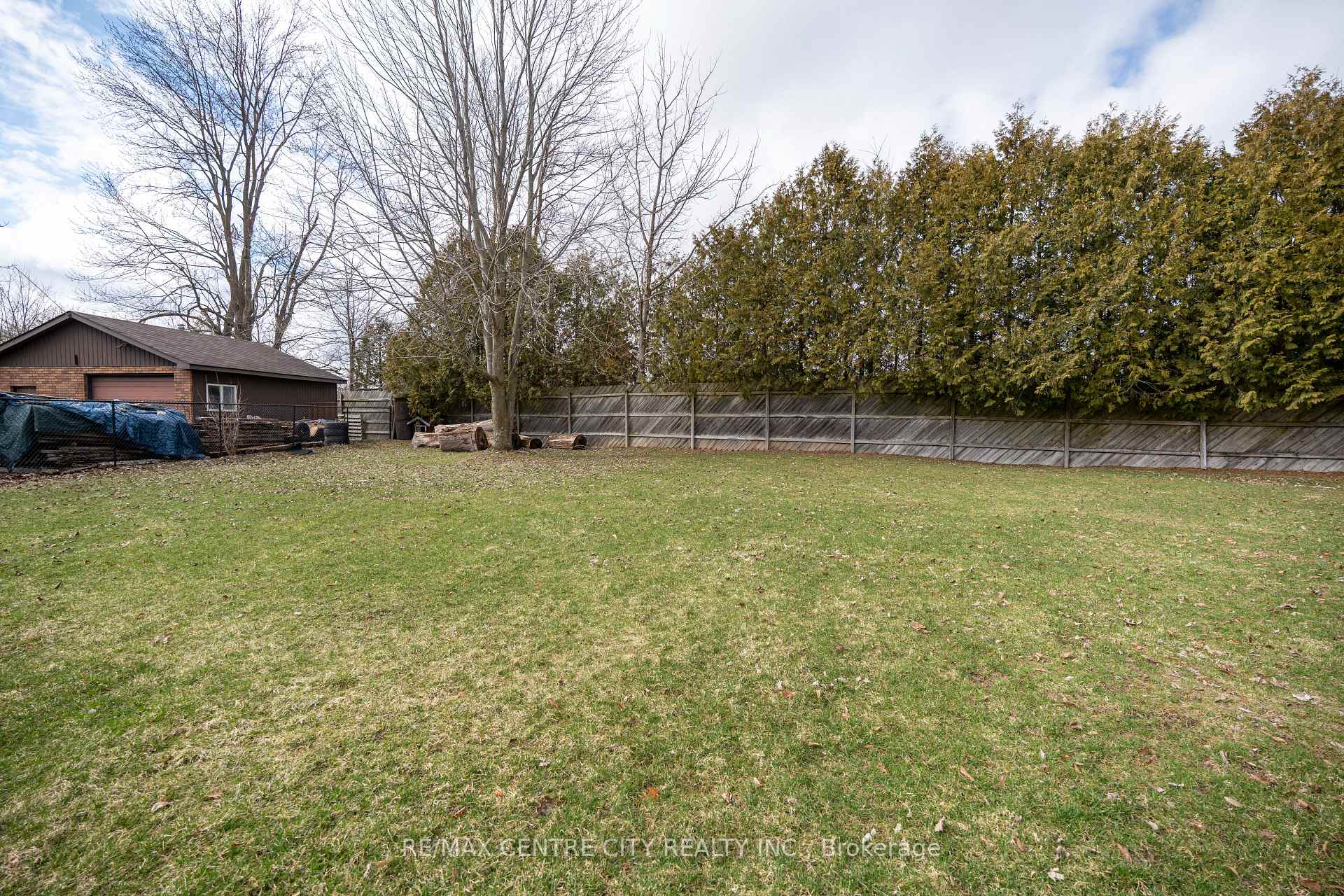 Photo 5 of 2 Kennedy Court, Middlesex Centre, Ilderton — HOMEH