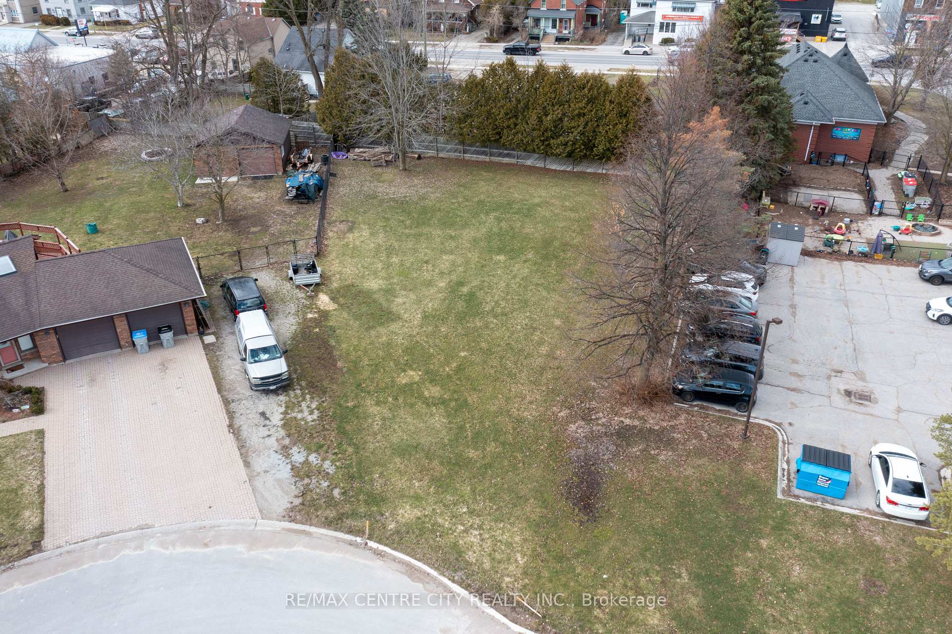 Photo 12 of 2 Kennedy Court, Middlesex Centre, Ilderton — HOMEH