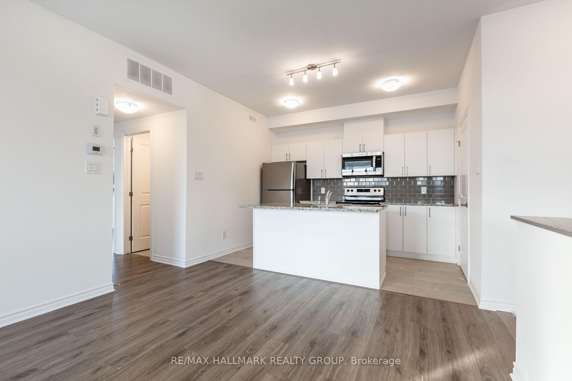 Photo 5 of 60 Jaguar Private, Ottawa, Kanata - Emerald Meadows/Trailwest — HOMEH