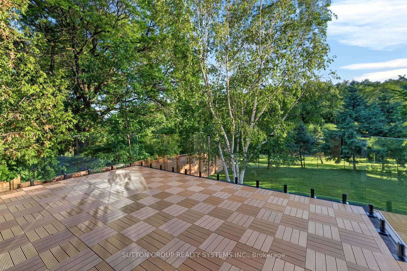 Photo 10 of 272 Renforth Drive, Etobicoke, Markland Wood — HOMEH