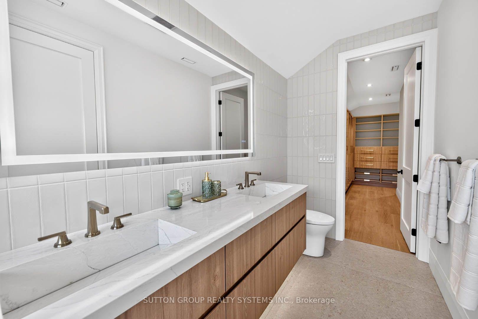 Photo 23 of 272 Renforth Drive, Etobicoke, Markland Wood — HOMEH