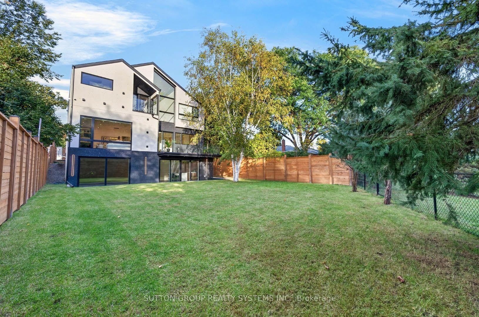 Photo 46 of 272 Renforth Drive, Etobicoke, Markland Wood — HOMEH