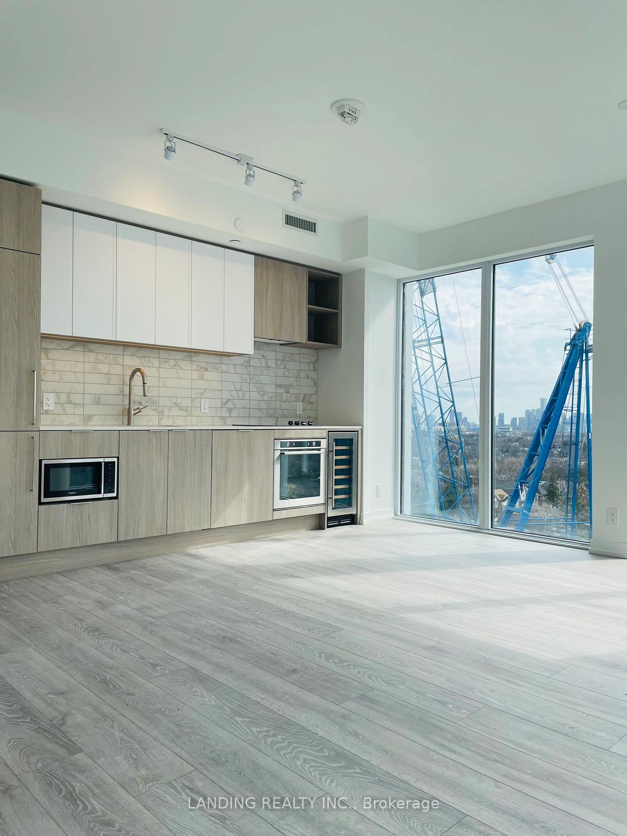 Photo 4 of Unit 1721, 2020 bathurst Street, Toronto, Humewood-Cedarvale — HOMEH