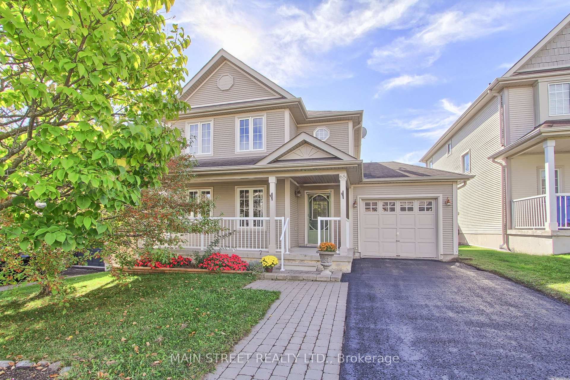 Photo 3 of 65 Ian Drive, Georgina, Keswick South — HOMEH