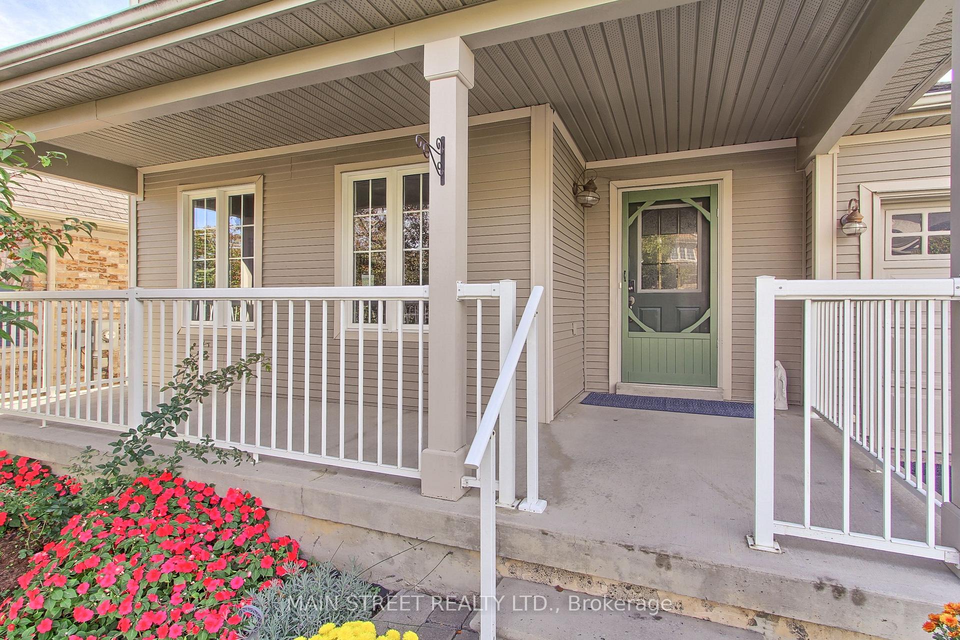 Photo 4 of 65 Ian Drive, Georgina, Keswick South — HOMEH
