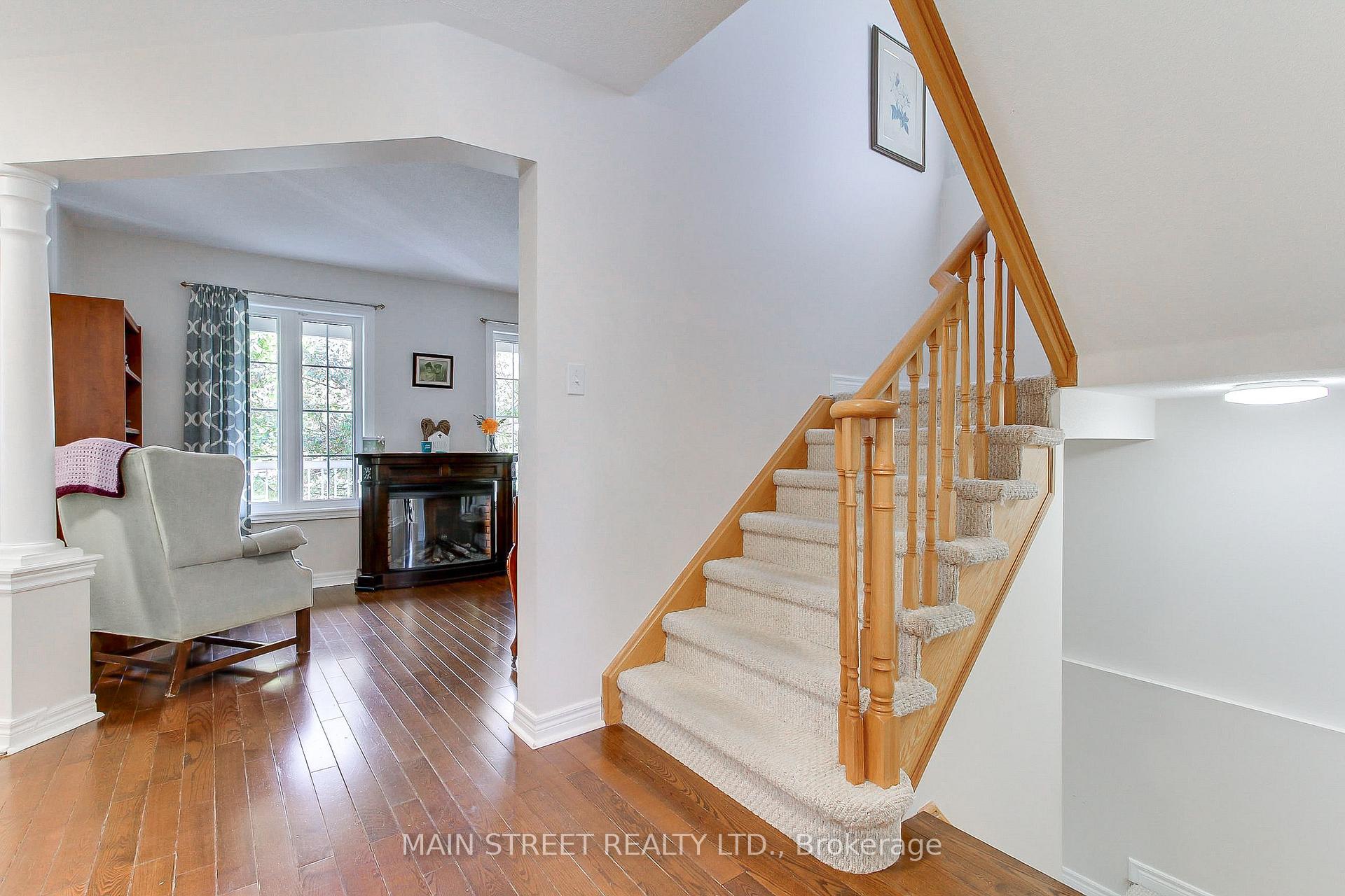 Photo 7 of 65 Ian Drive, Georgina, Keswick South — HOMEH