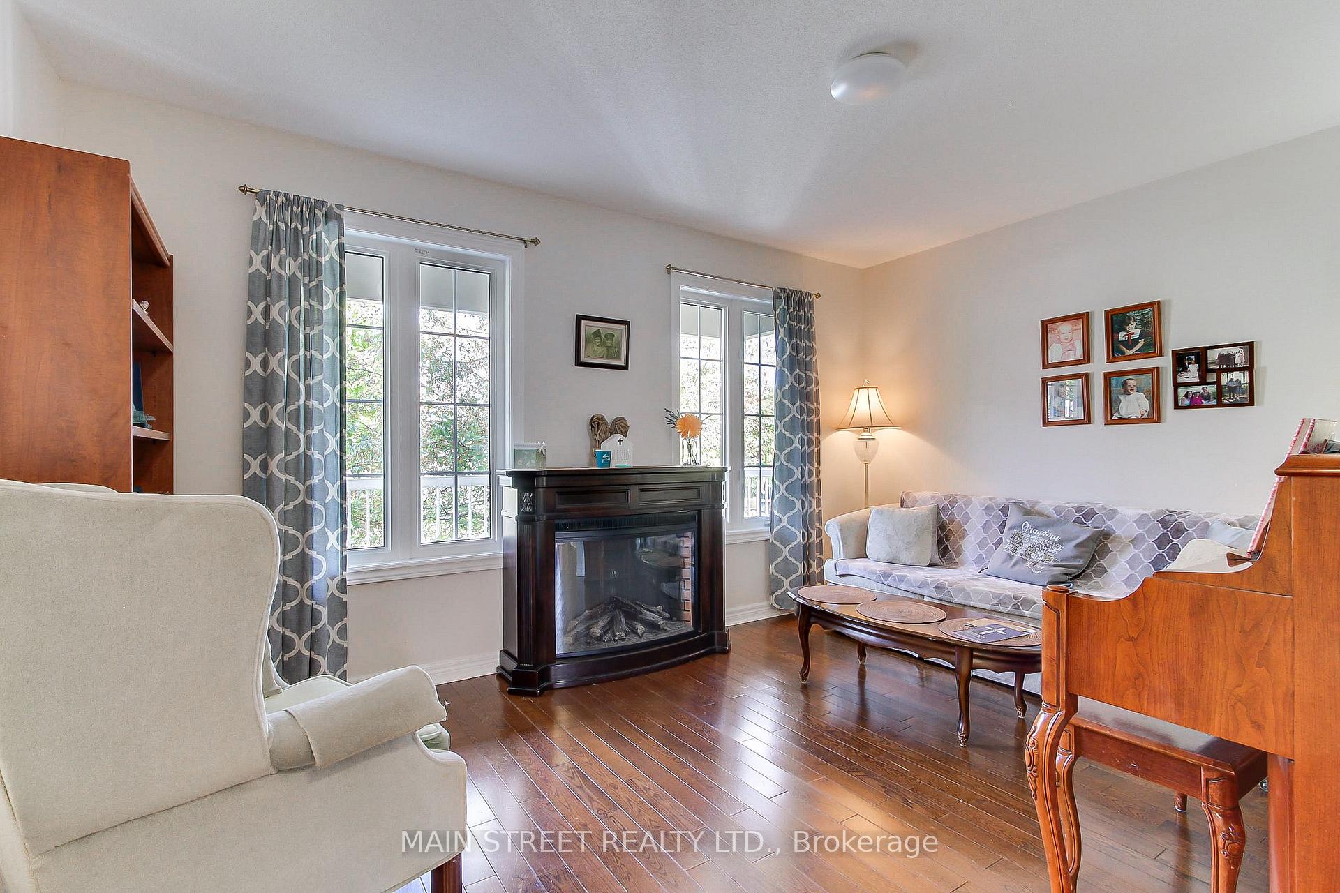 Photo 8 of 65 Ian Drive, Georgina, Keswick South — HOMEH