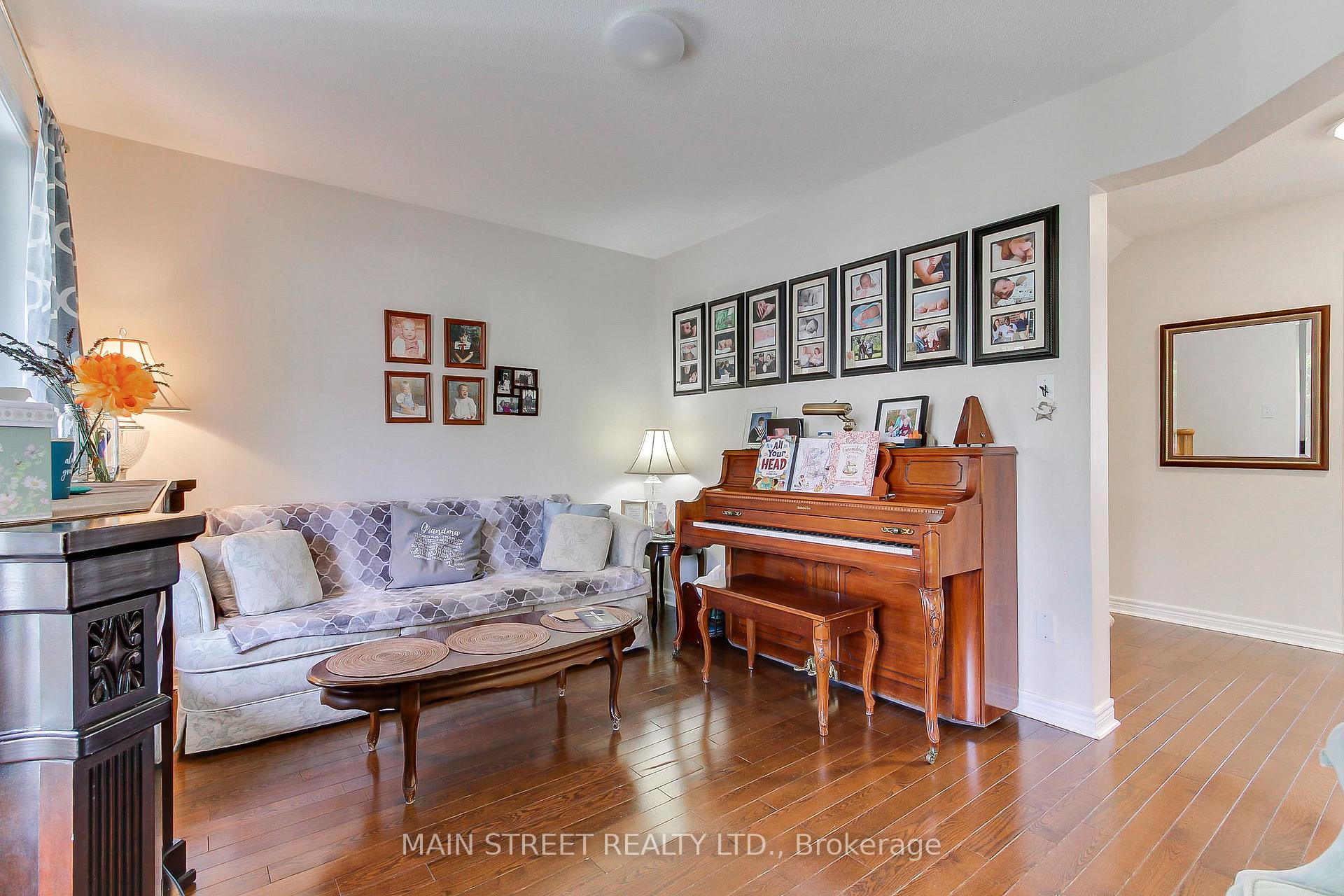 Photo 9 of 65 Ian Drive, Georgina, Keswick South — HOMEH