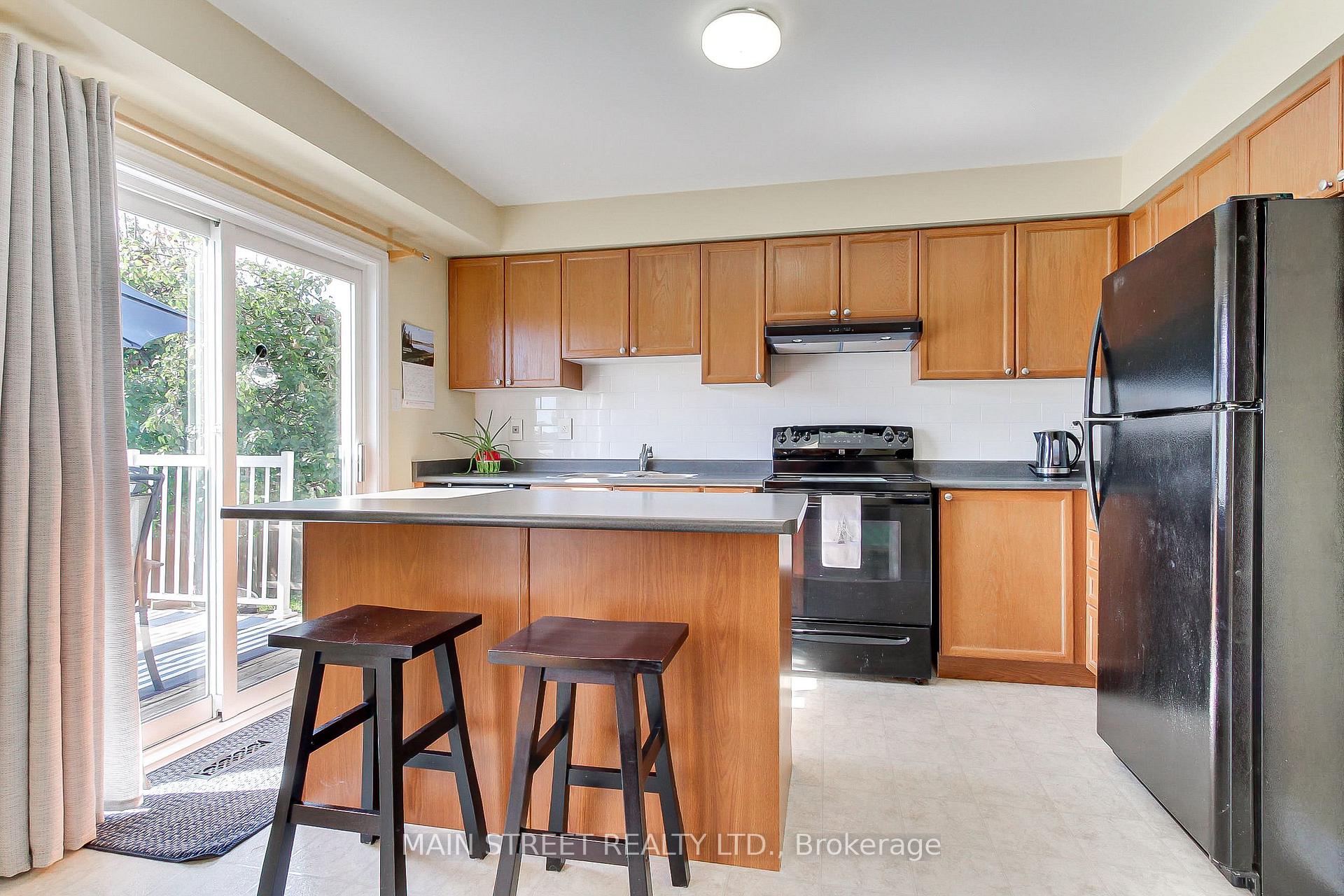 Photo 13 of 65 Ian Drive, Georgina, Keswick South — HOMEH