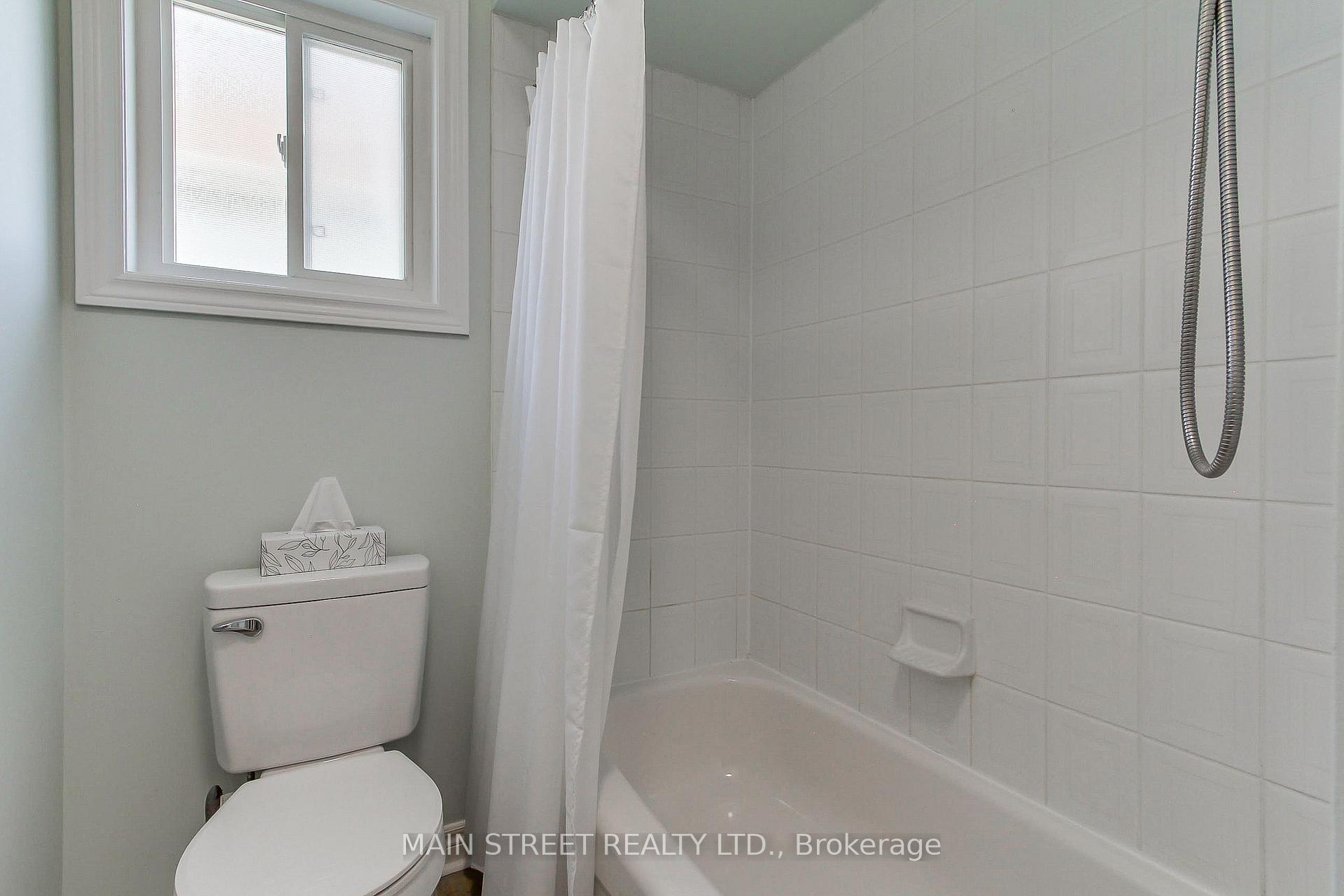 Photo 31 of 65 Ian Drive, Georgina, Keswick South — HOMEH