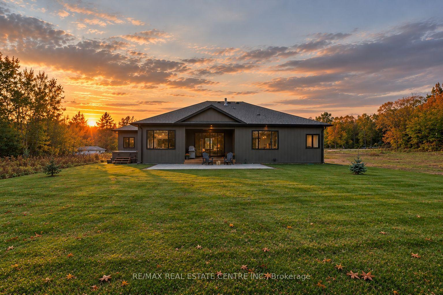 Photo 46 of 289 Centennial Drive, Midland — HOMEH