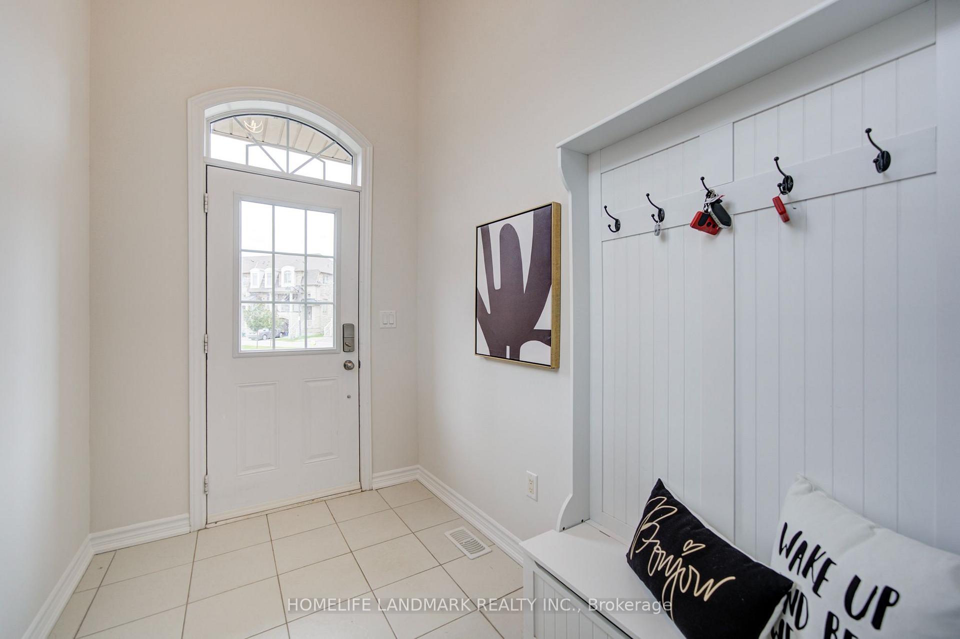 Photo 6 of 17 Etherington Way, Markham, Victoria Square — HOMEH