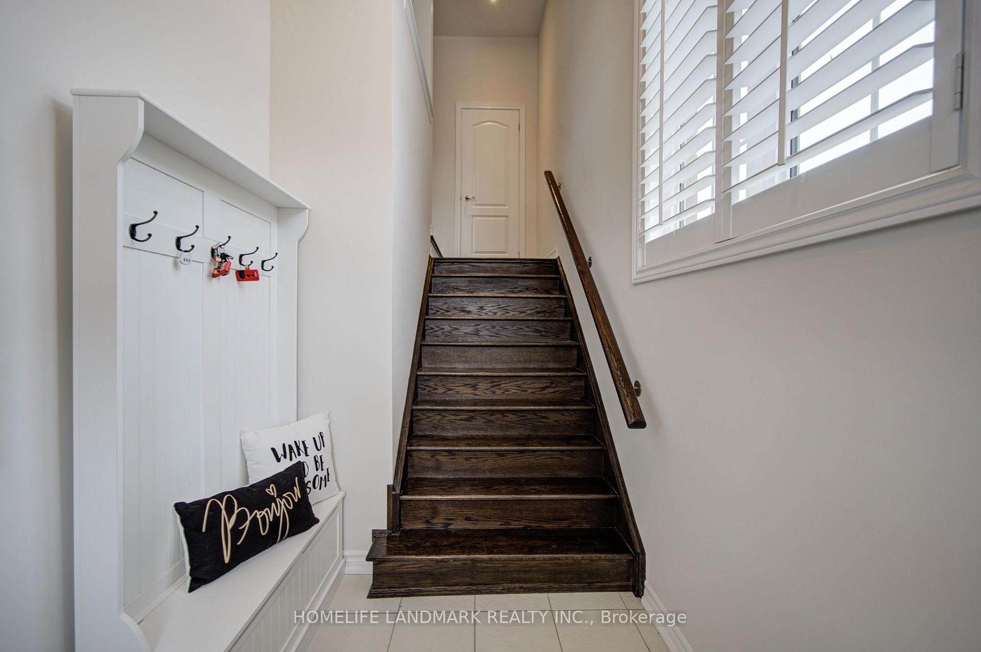 Photo 9 of 17 Etherington Way, Markham, Victoria Square — HOMEH