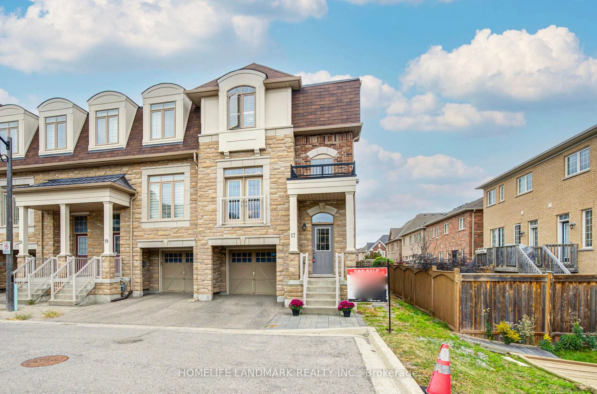 Photo 5 of 17 Etherington Way, Markham, Victoria Square — HOMEH