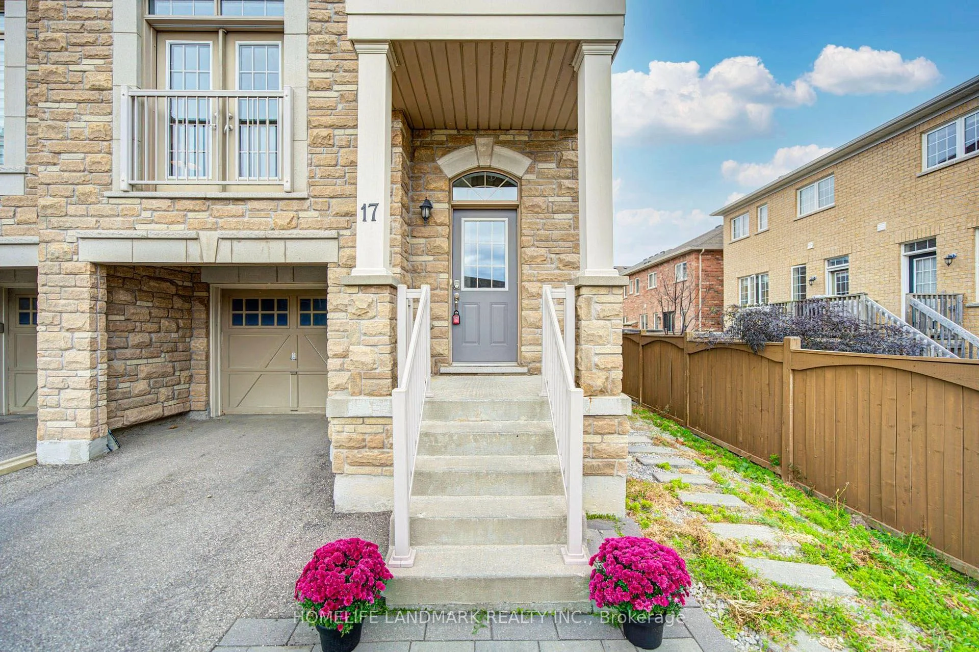 Photo 8 of 17 Etherington Way, Markham, Victoria Square — HOMEH