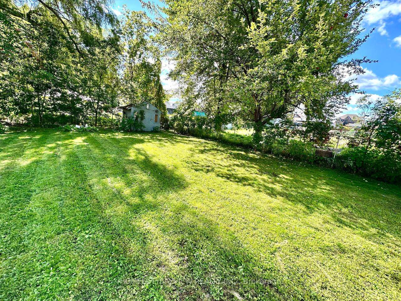 Photo 17 of 1119 Poplar Drive, Innisfil, Gilford — HOMEH