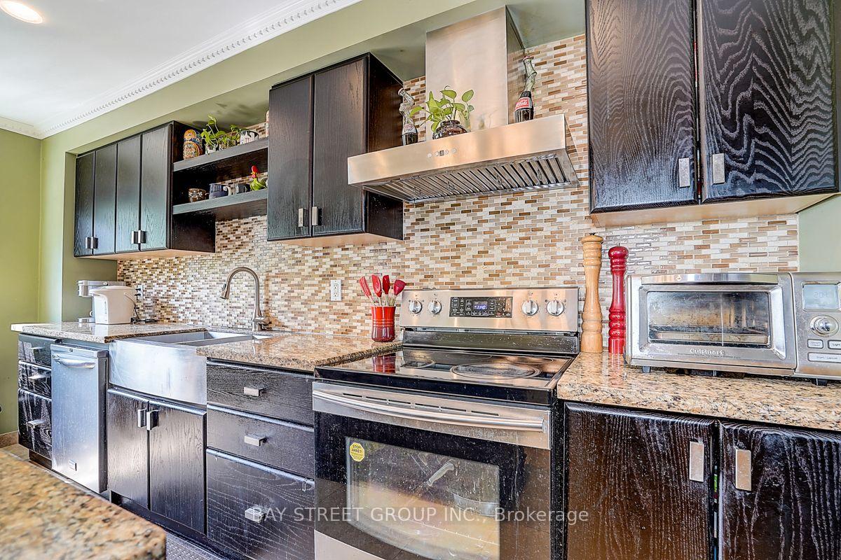 Photo 6 of 304 Charlton Avenue, Vaughan, Brownridge — HOMEH
