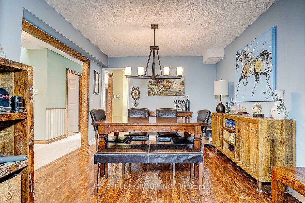 Photo 9 of 304 Charlton Avenue, Vaughan, Brownridge — HOMEH