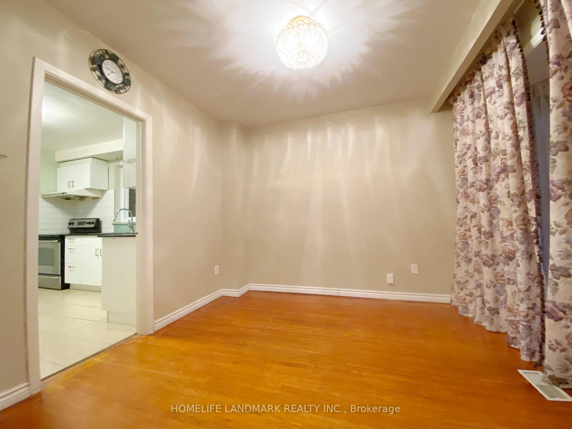 Photo 4 of 12 Lehar Crescent, North York, Hillcrest Village — HOMEH
