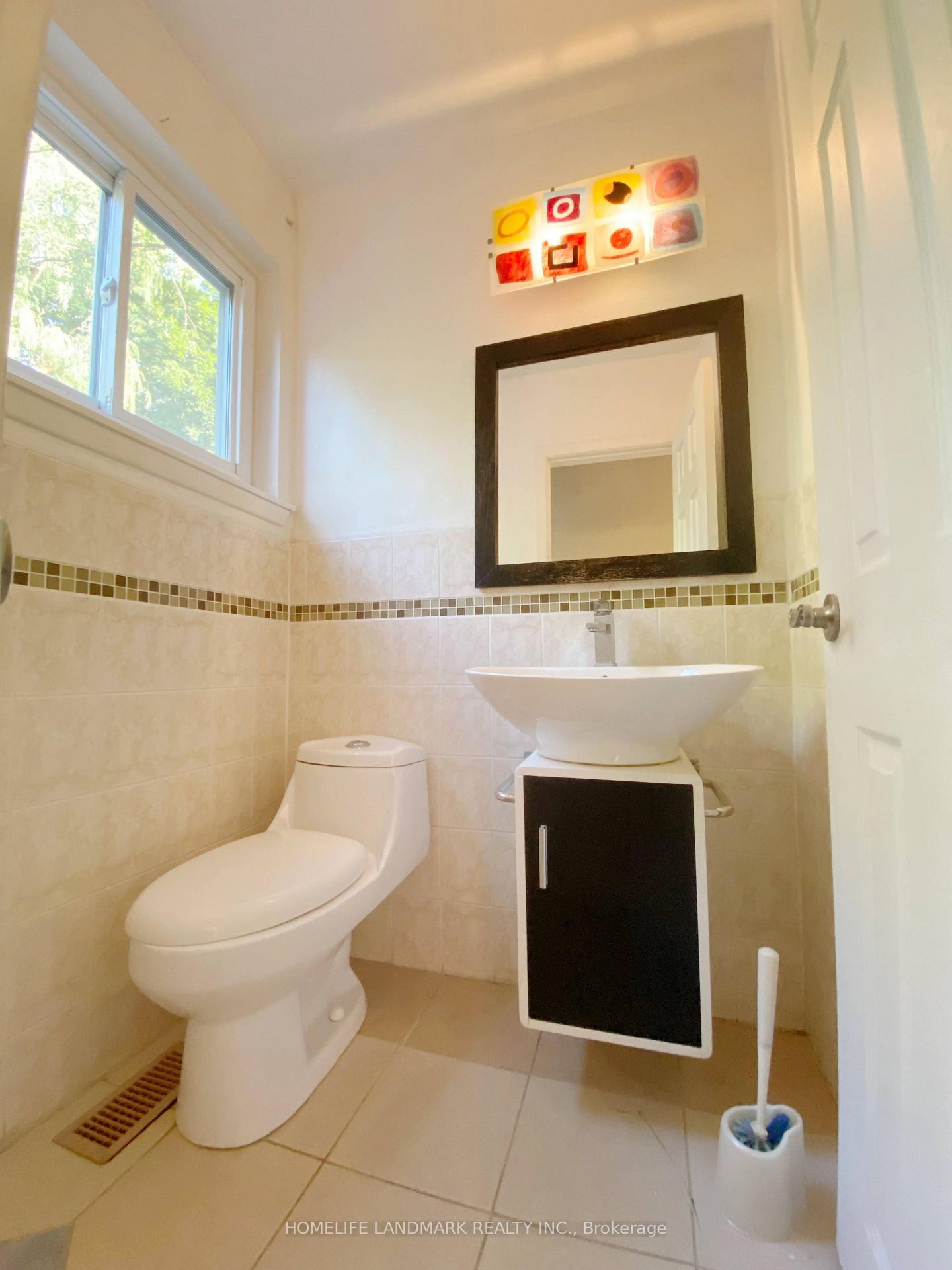 Photo 5 of 12 Lehar Crescent, North York, Hillcrest Village — HOMEH