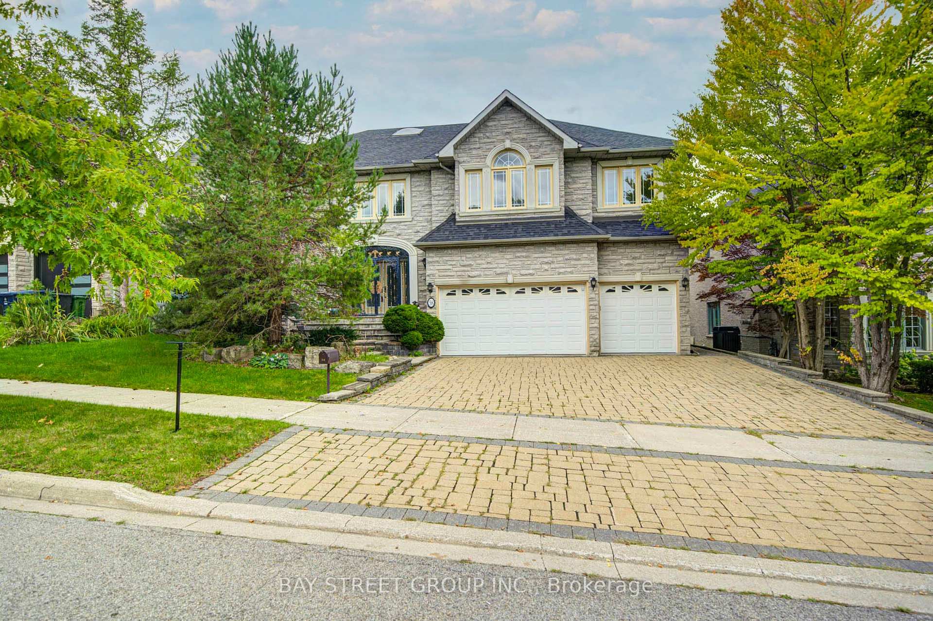 Photo 1 of 58 Bowan Court, North York, Bayview Woods-Steeles — HOMEH