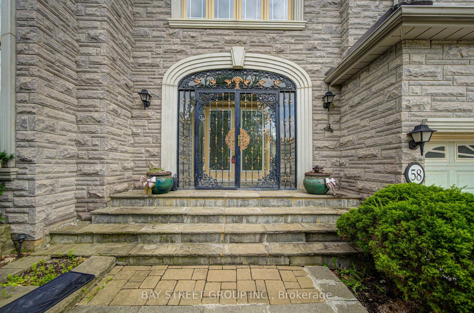 Photo 3 of 58 Bowan Court, North York, Bayview Woods-Steeles — HOMEH