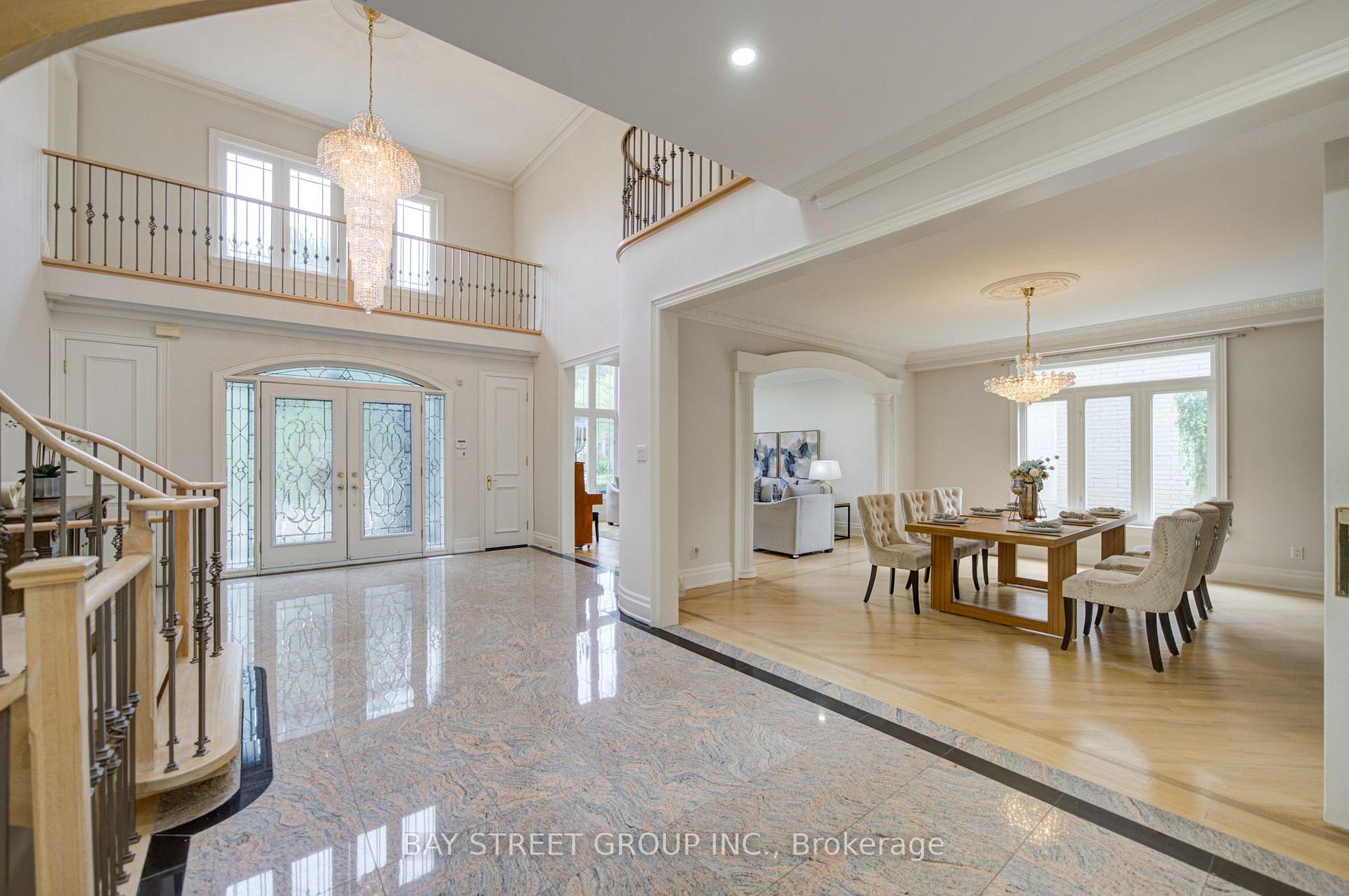 Photo 5 of 58 Bowan Court, North York, Bayview Woods-Steeles — HOMEH