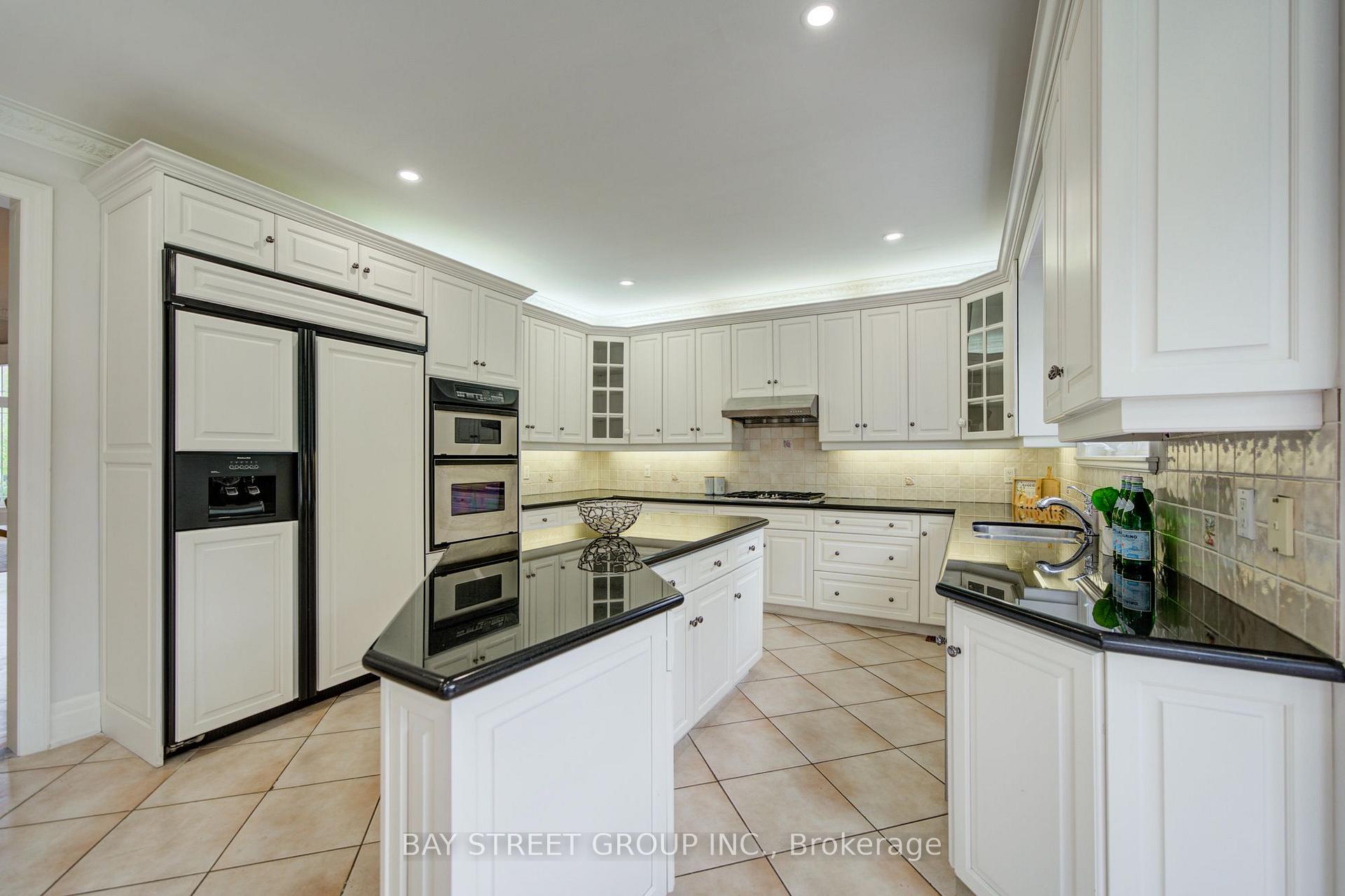 Photo 12 of 58 Bowan Court, North York, Bayview Woods-Steeles — HOMEH