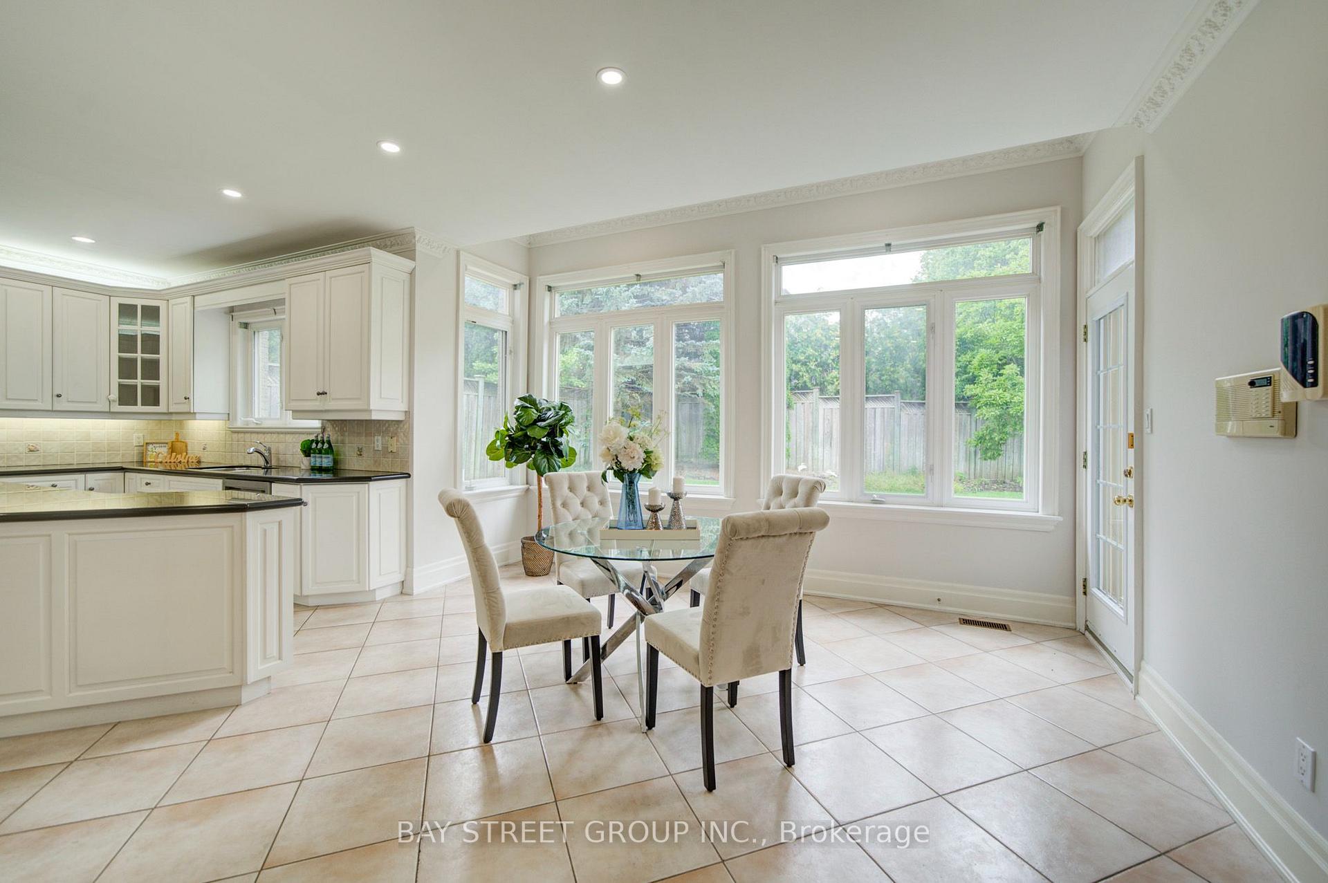 Photo 14 of 58 Bowan Court, North York, Bayview Woods-Steeles — HOMEH