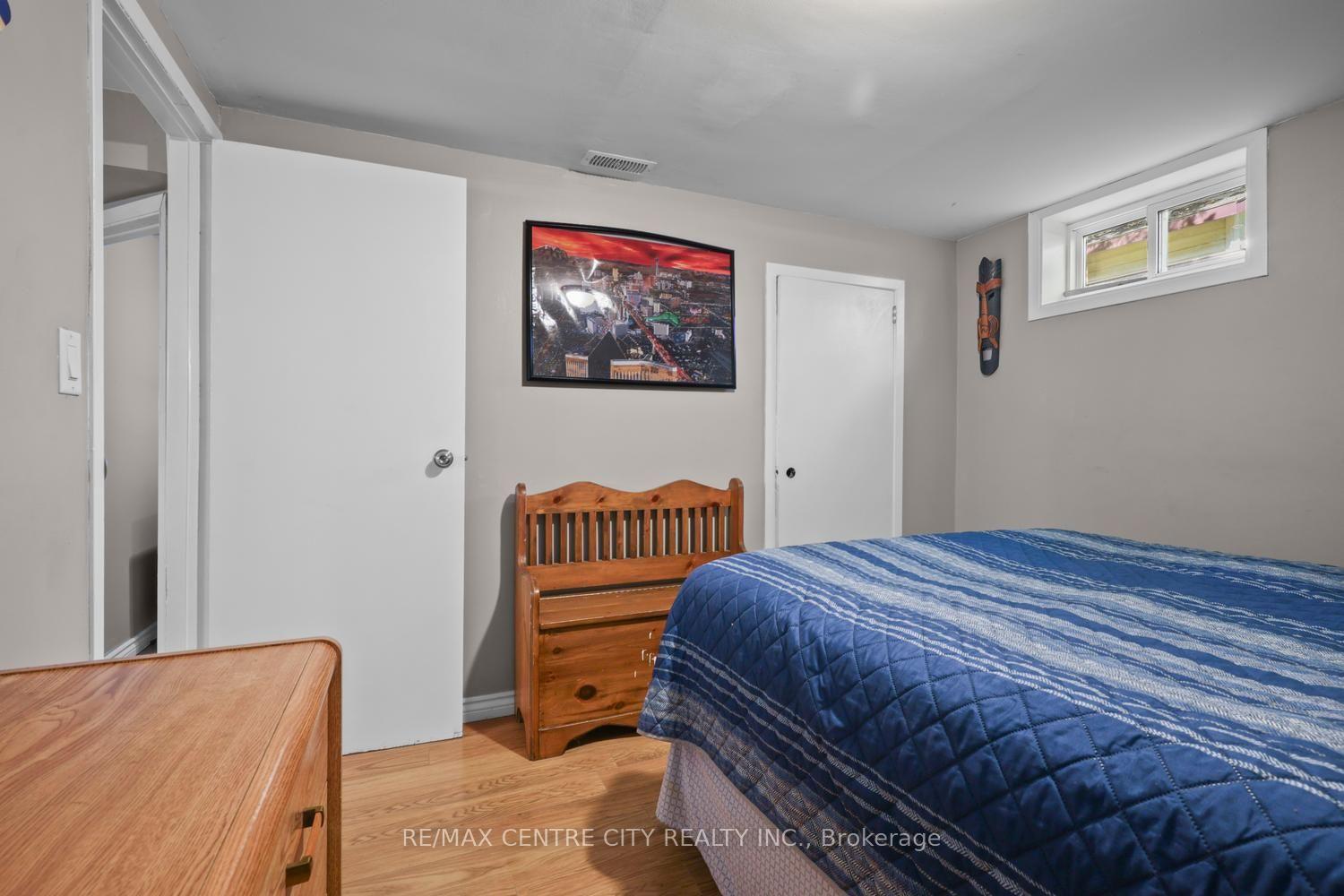 Photo 35 of 71 Cavendish Crescent, London, North N — HOMEH