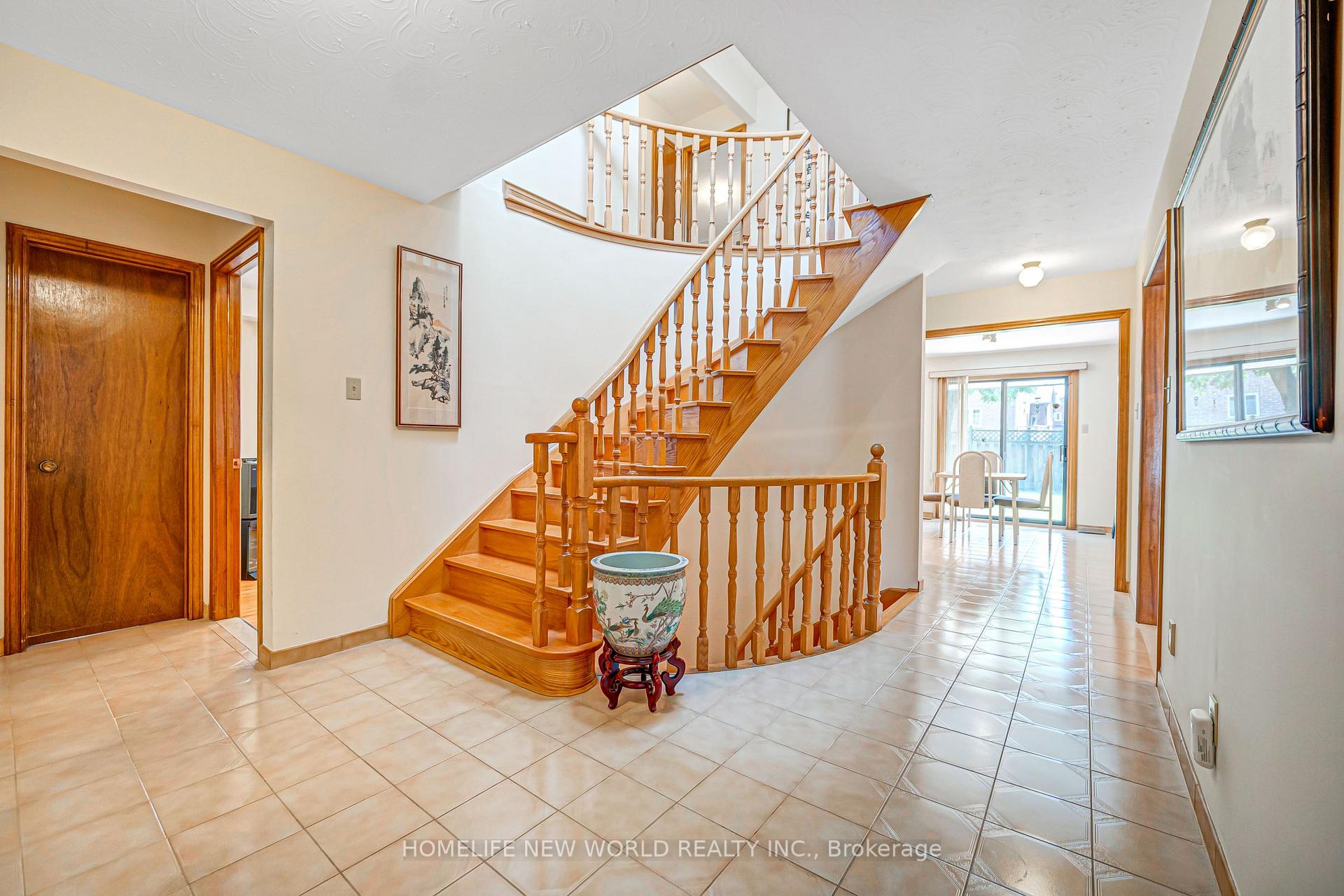 Photo 3 of 36 Purcell Square, Scarborough, Steeles — HOMEH