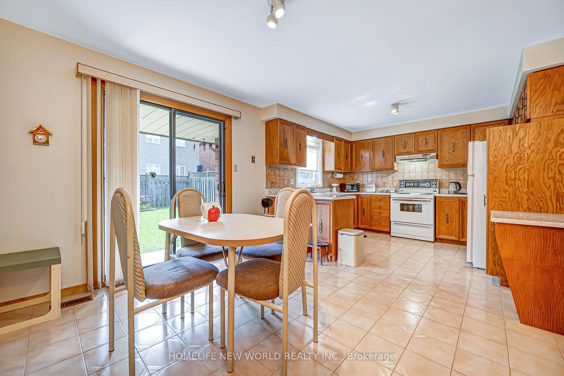 Photo 13 of 36 Purcell Square, Scarborough, Steeles — HOMEH