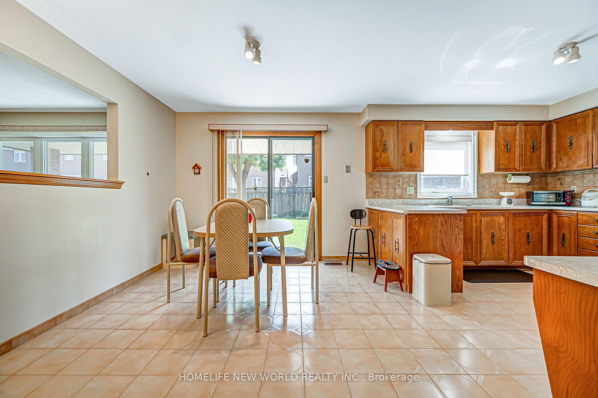 Photo 14 of 36 Purcell Square, Scarborough, Steeles — HOMEH