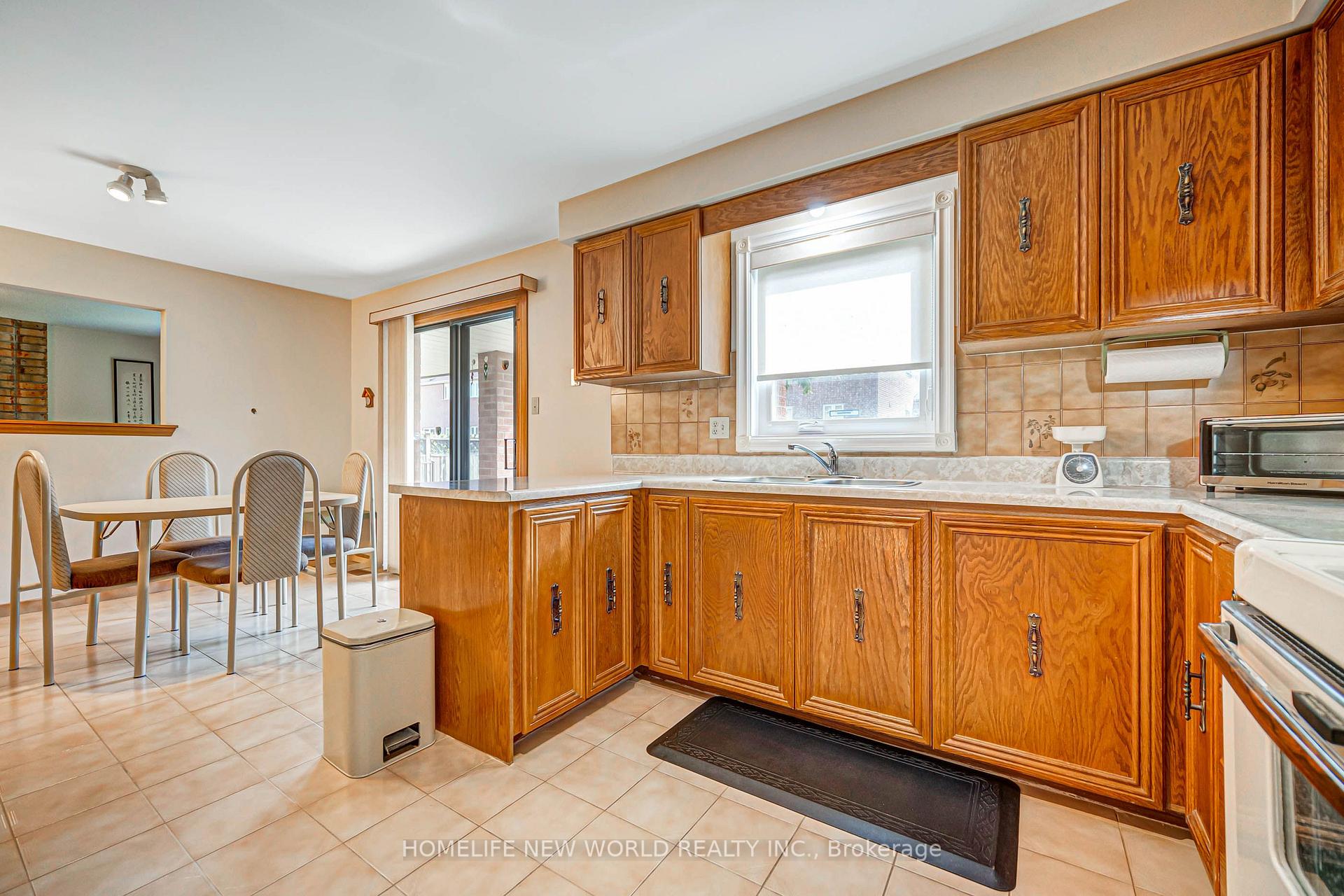 Photo 16 of 36 Purcell Square, Scarborough, Steeles — HOMEH