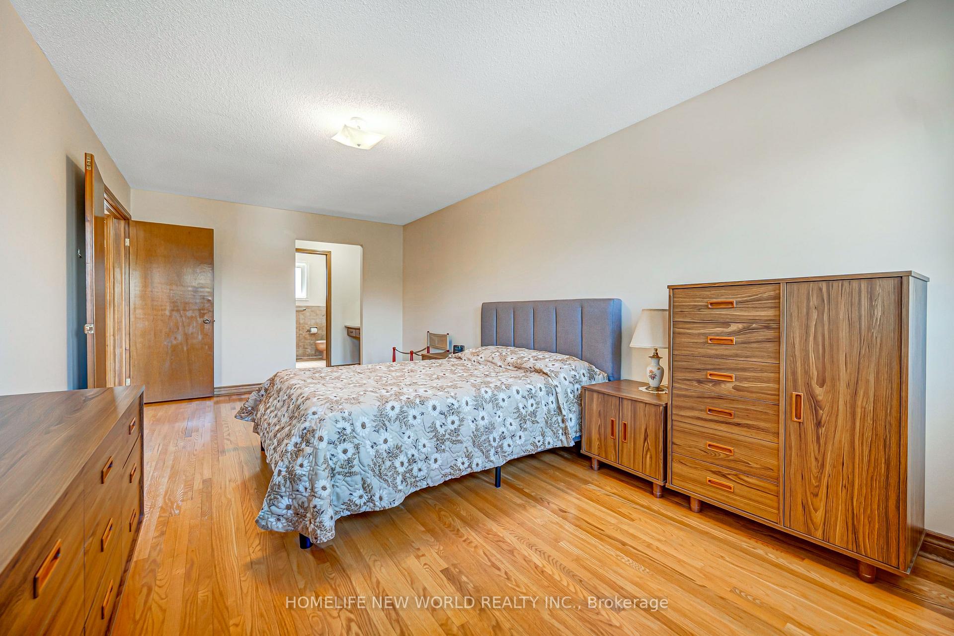 Photo 23 of 36 Purcell Square, Scarborough, Steeles — HOMEH