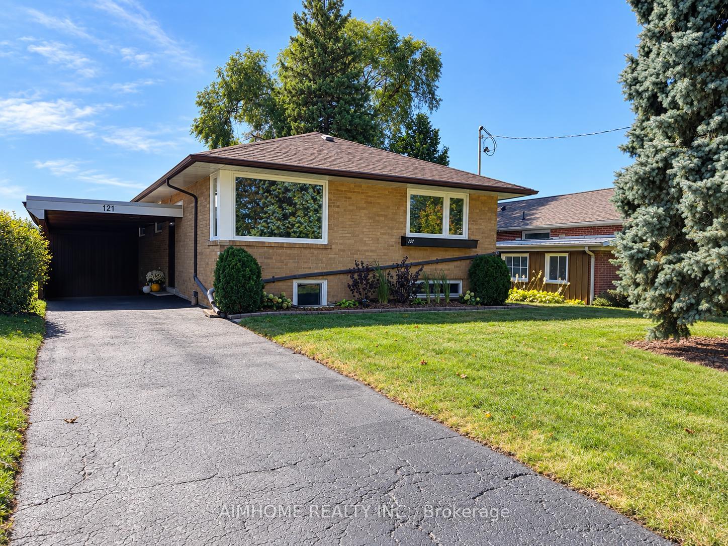 Photo 1 of 121 Wyndcliff Crescent, North York, Victoria Village — HOMEH