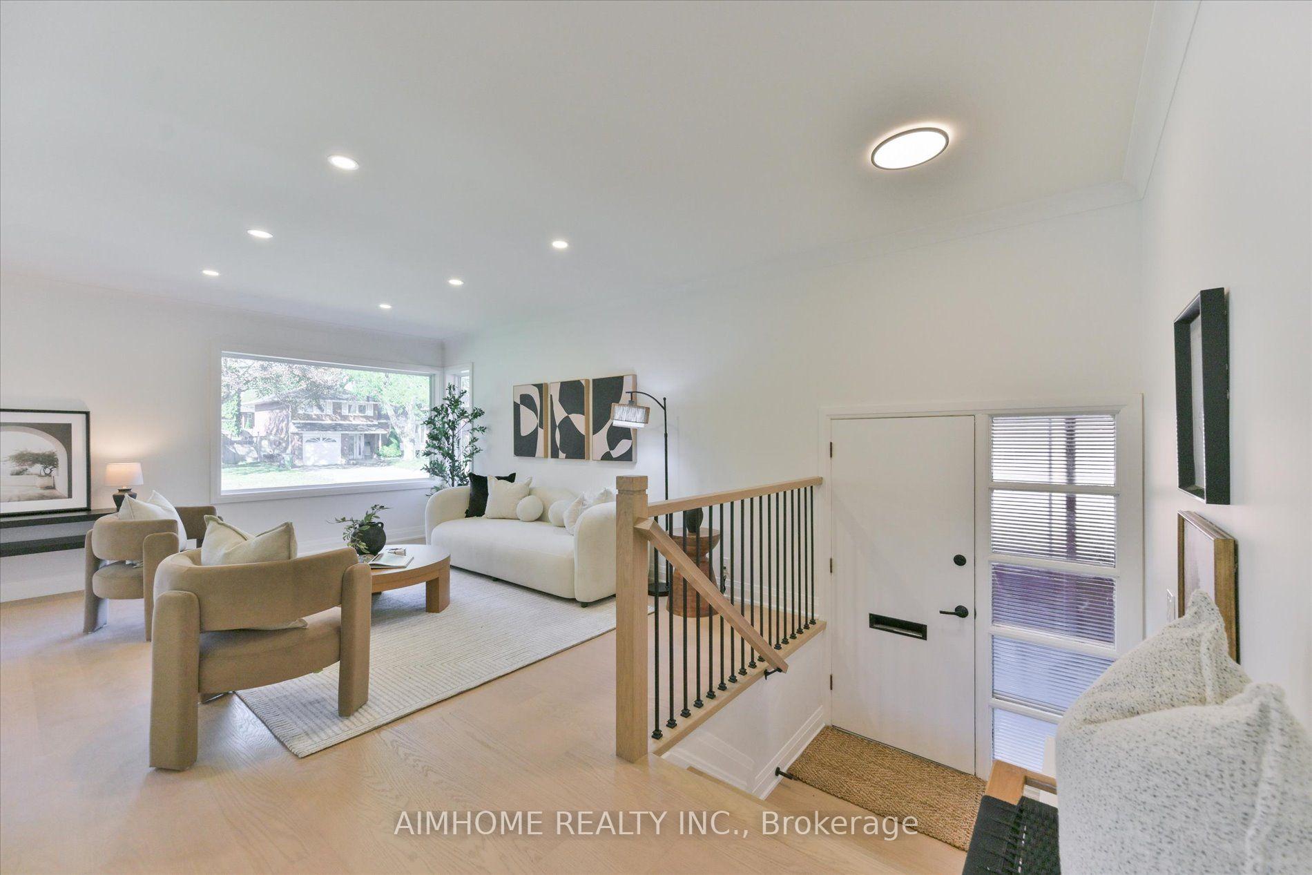 Photo 4 of 121 Wyndcliff Crescent, North York, Victoria Village — HOMEH
