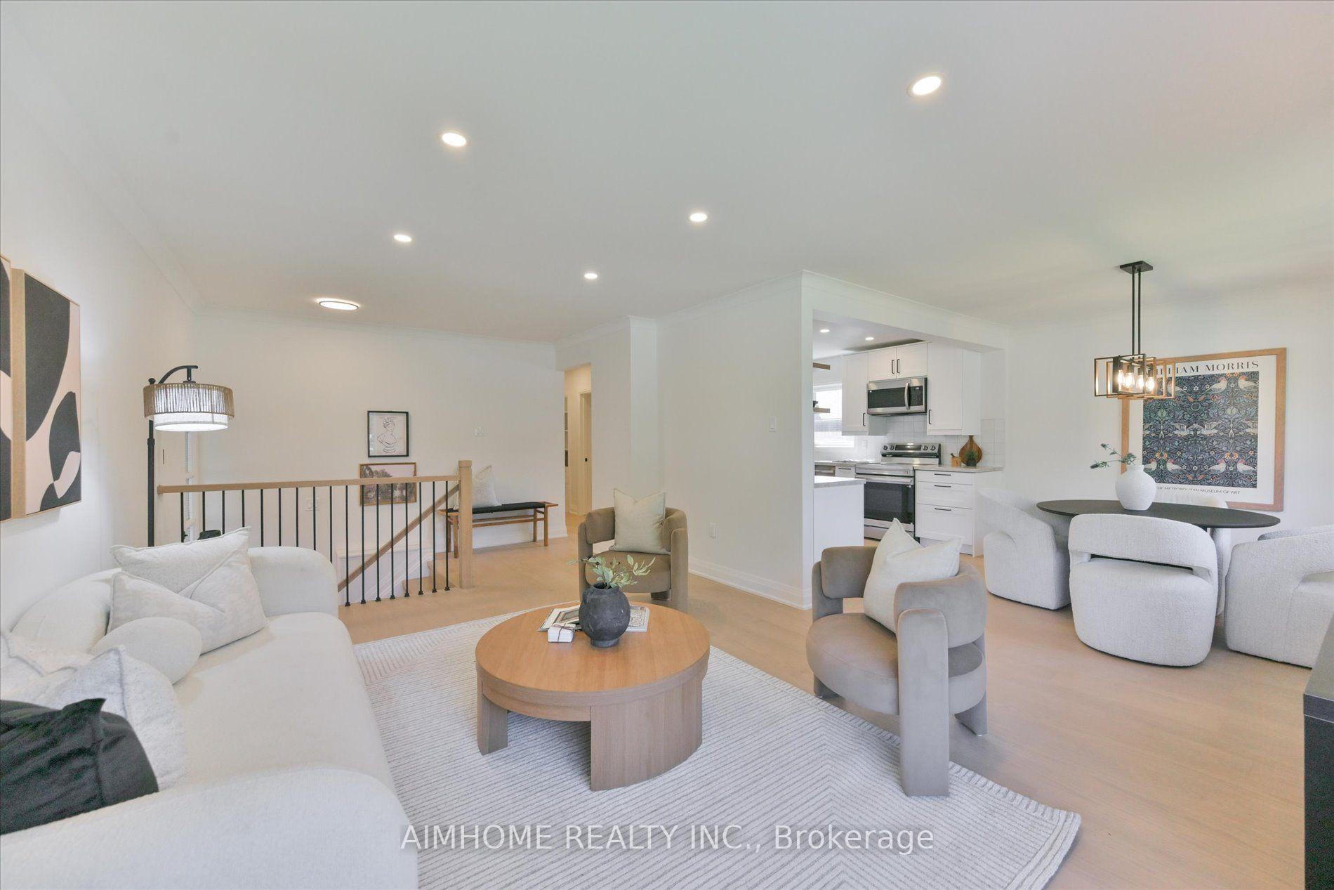 Photo 5 of 121 Wyndcliff Crescent, North York, Victoria Village — HOMEH