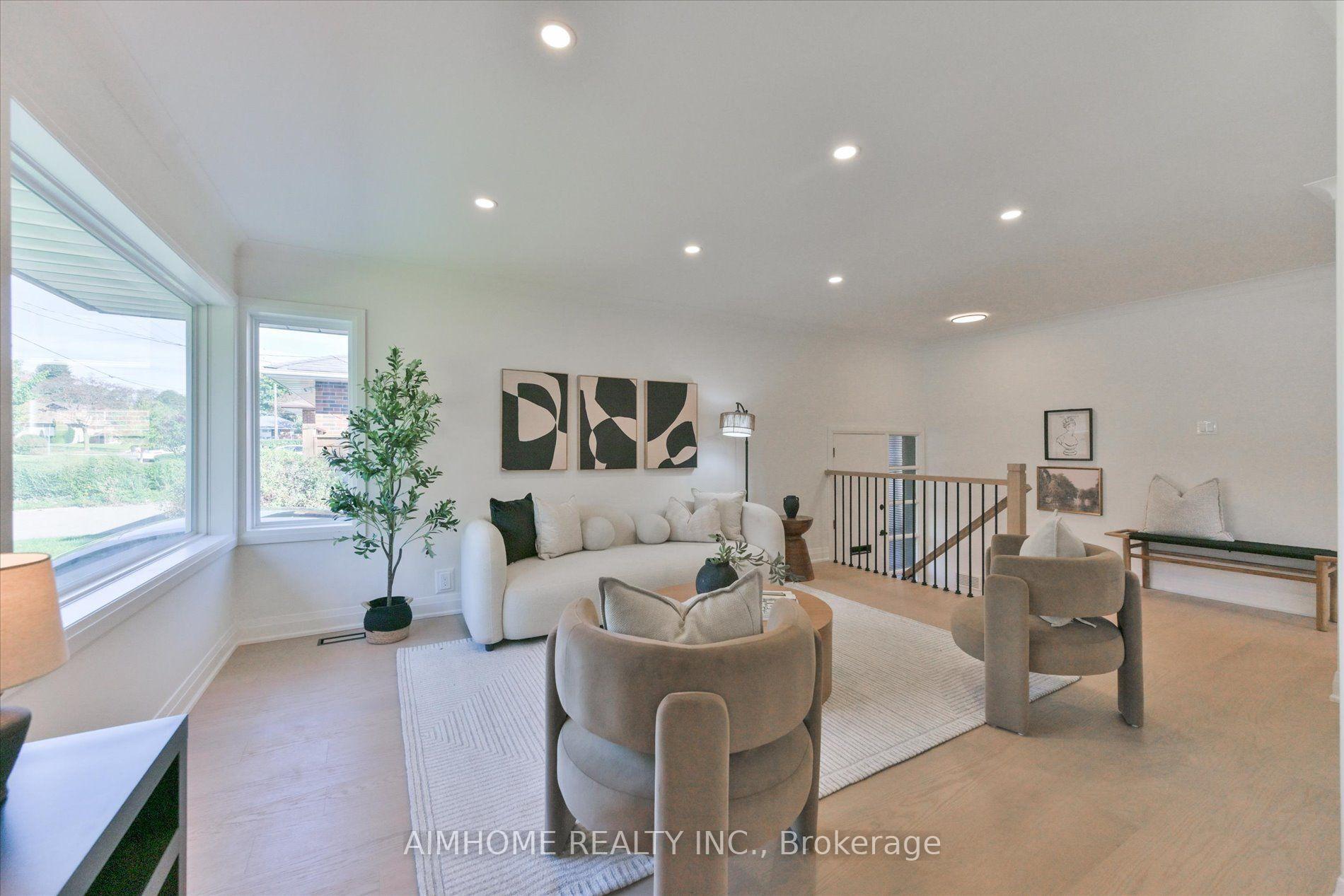 Photo 6 of 121 Wyndcliff Crescent, North York, Victoria Village — HOMEH