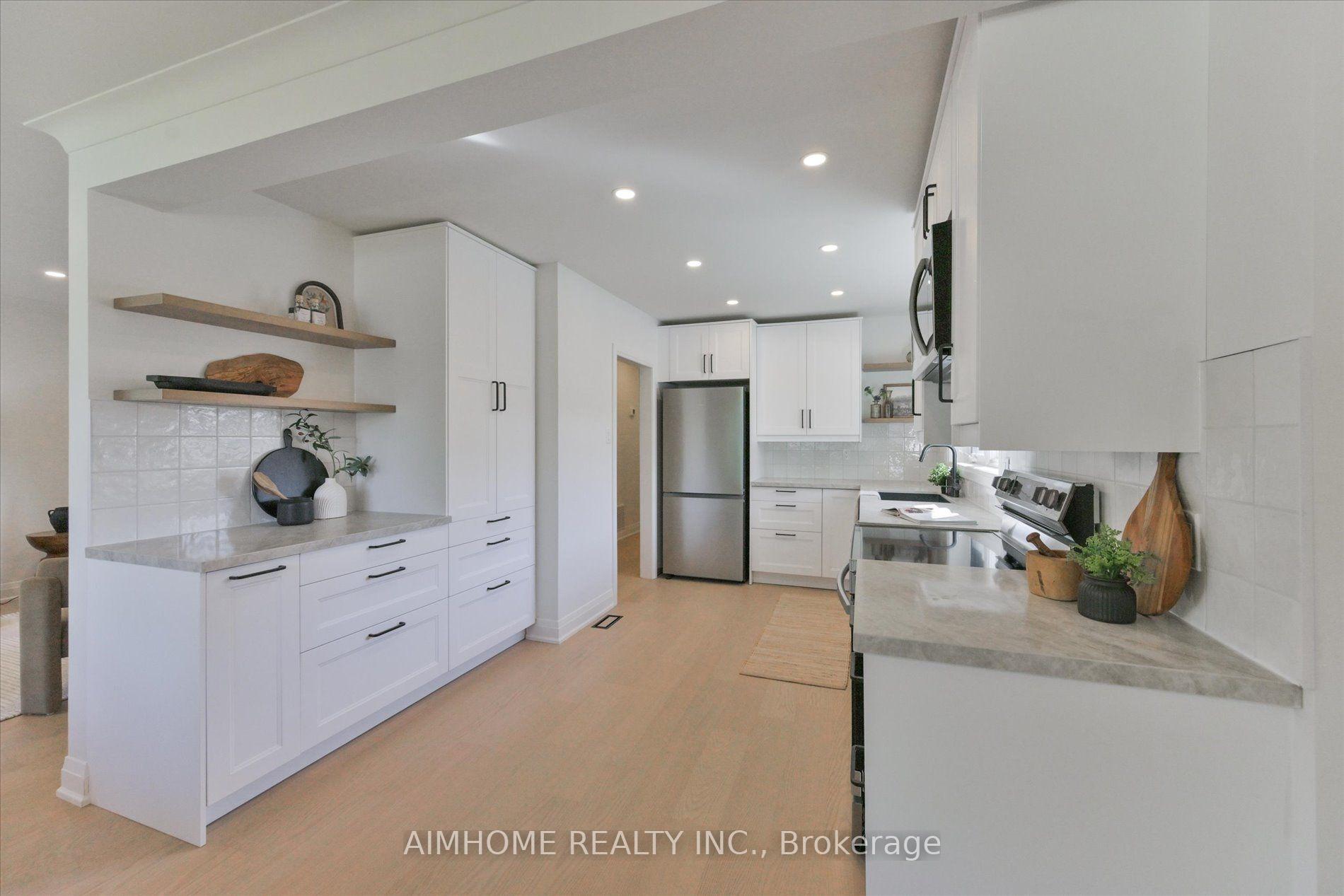 Photo 13 of 121 Wyndcliff Crescent, North York, Victoria Village — HOMEH