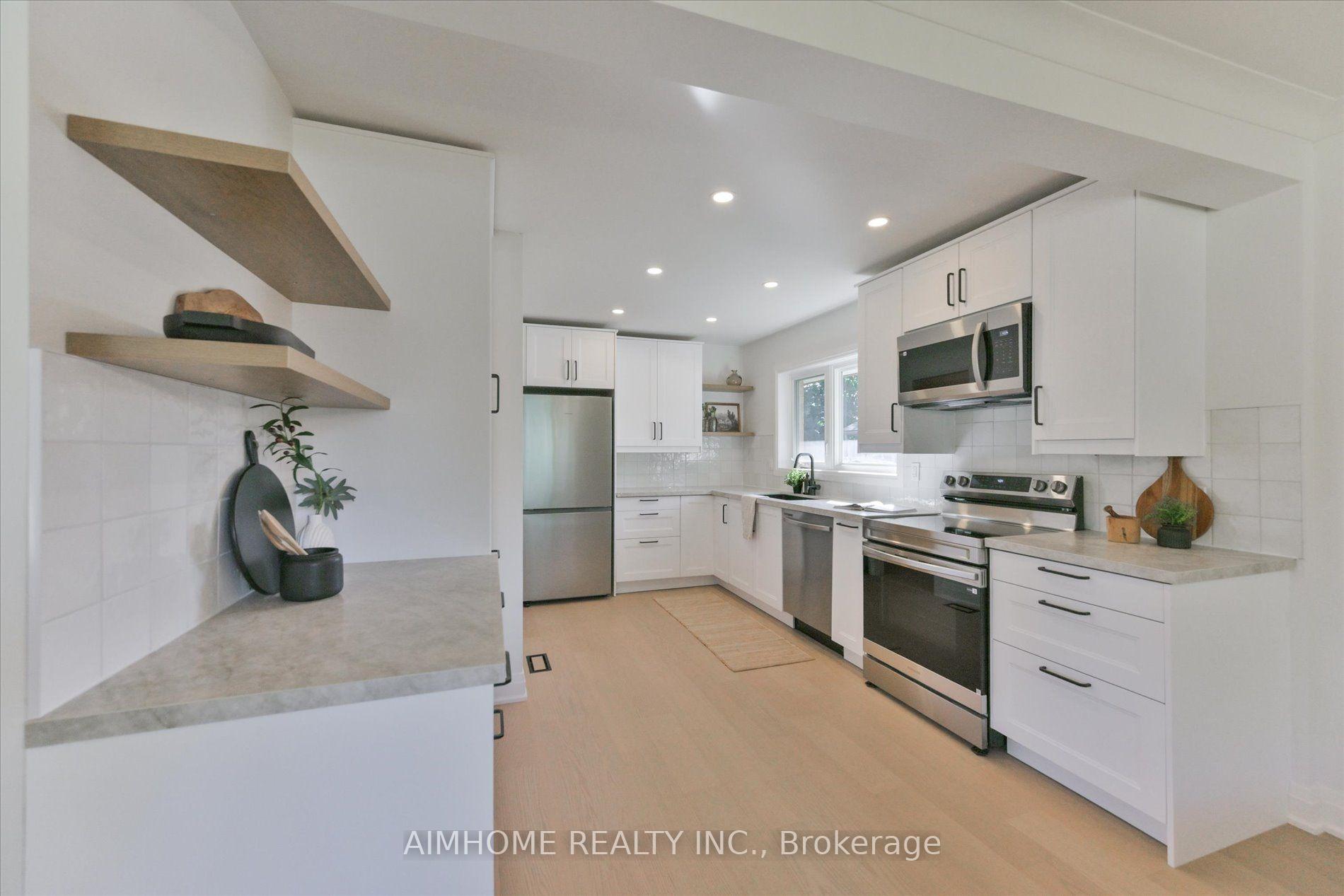 Photo 15 of 121 Wyndcliff Crescent, North York, Victoria Village — HOMEH