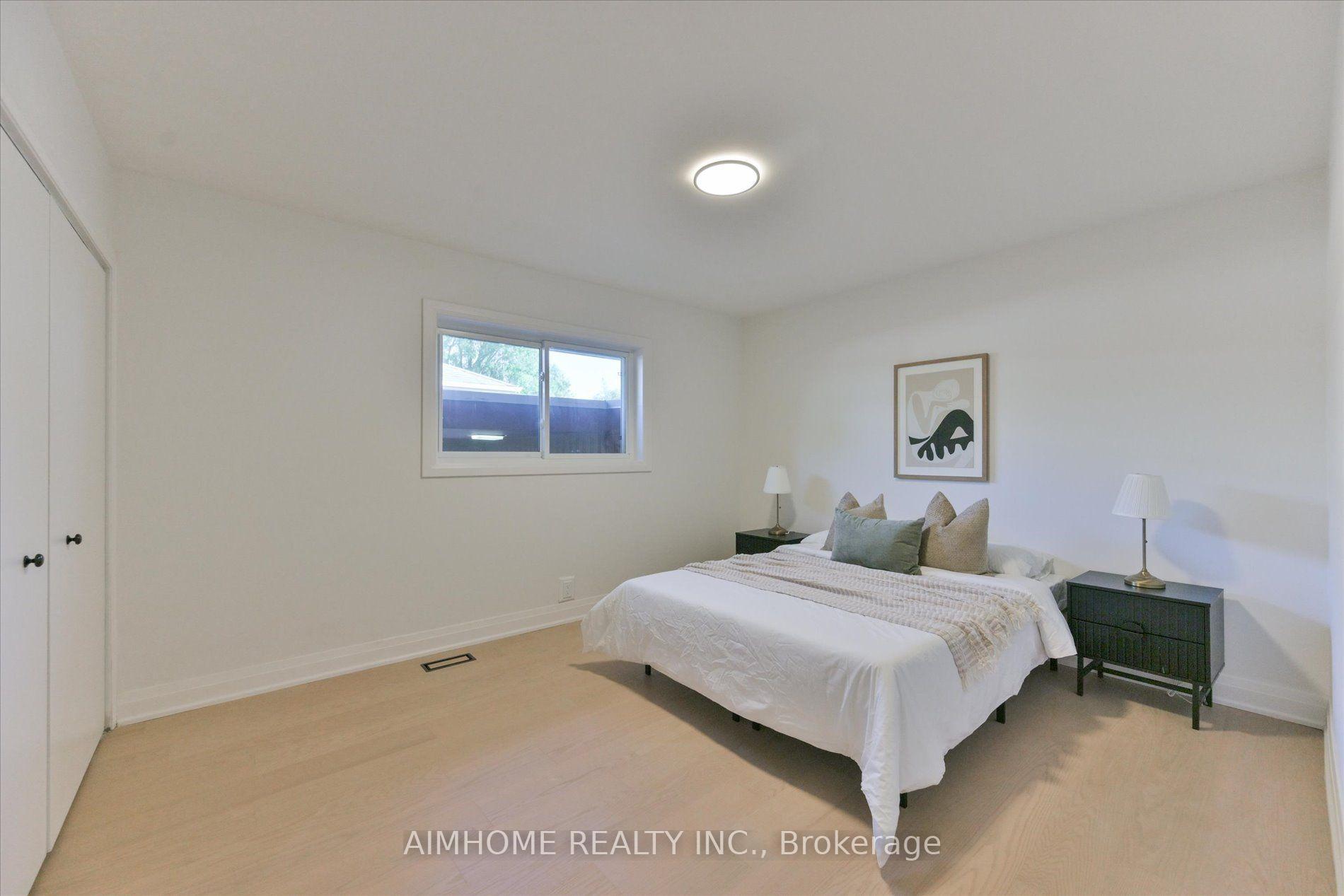 Photo 17 of 121 Wyndcliff Crescent, North York, Victoria Village — HOMEH