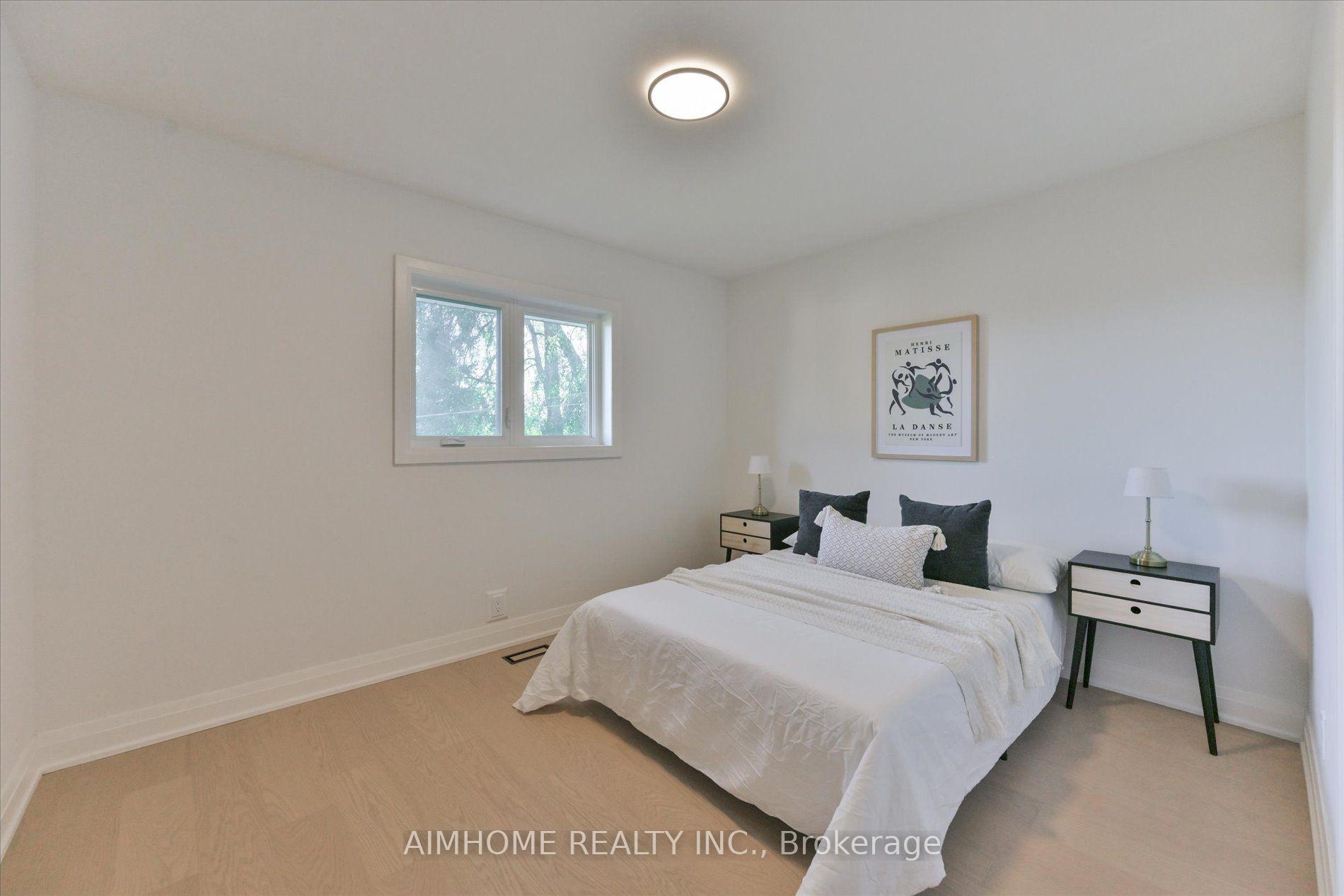 Photo 18 of 121 Wyndcliff Crescent, North York, Victoria Village — HOMEH