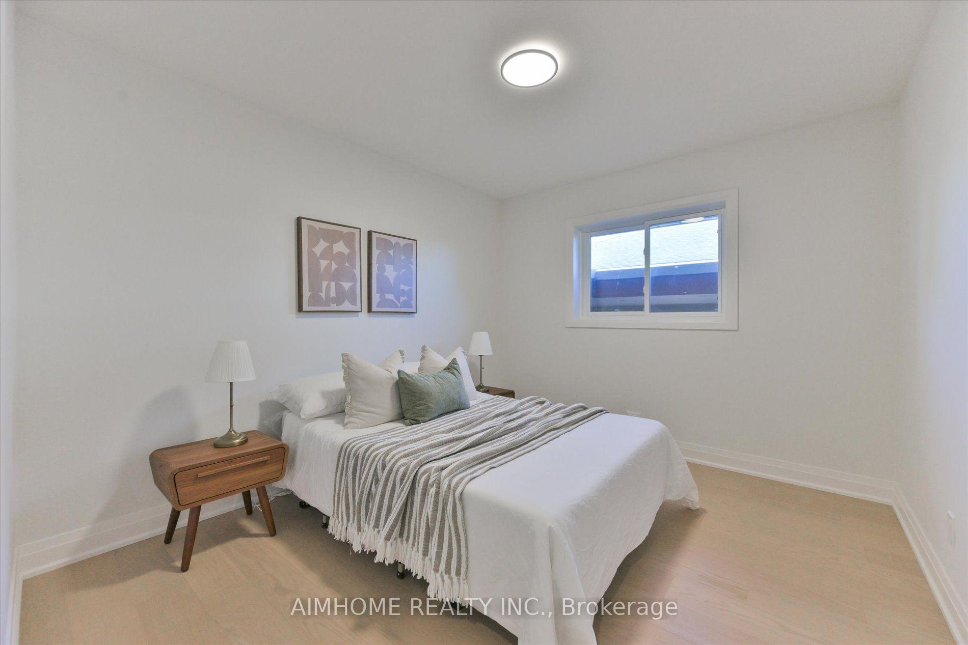Photo 19 of 121 Wyndcliff Crescent, North York, Victoria Village — HOMEH