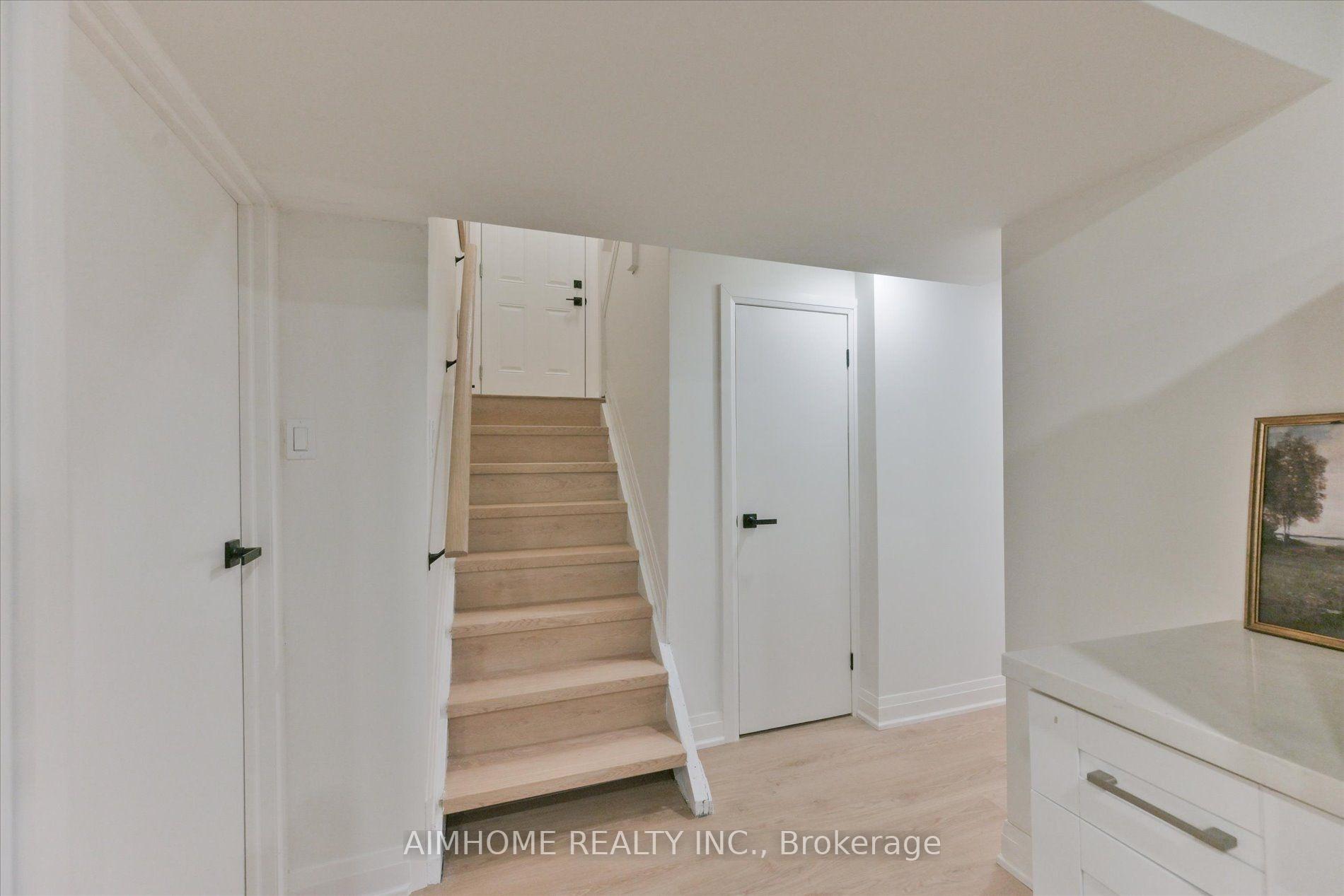 Photo 22 of 121 Wyndcliff Crescent, North York, Victoria Village — HOMEH