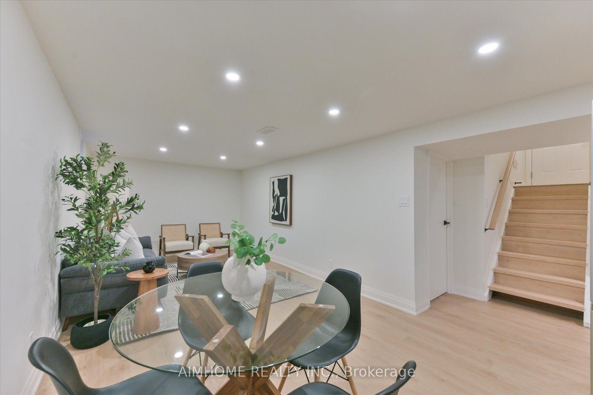 Photo 24 of 121 Wyndcliff Crescent, North York, Victoria Village — HOMEH
