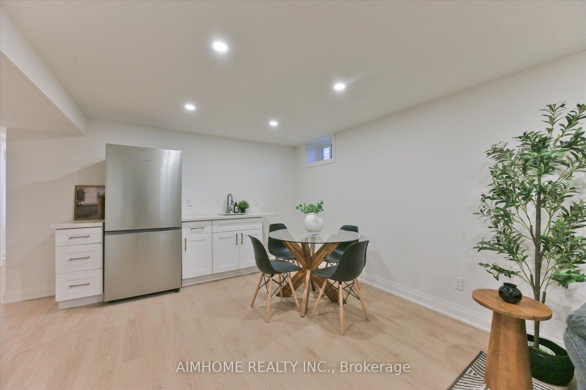 Photo 25 of 121 Wyndcliff Crescent, North York, Victoria Village — HOMEH