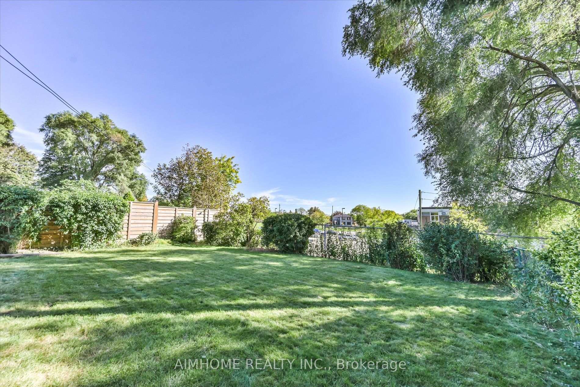 Photo 34 of 121 Wyndcliff Crescent, North York, Victoria Village — HOMEH
